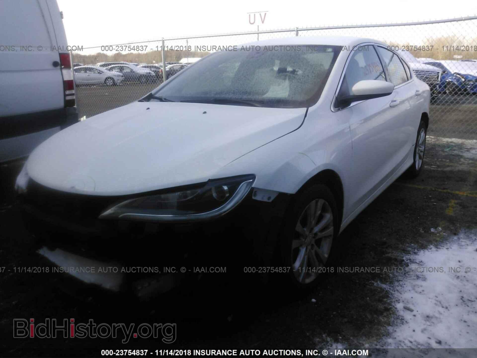 2015 Chrysler 200 - VIN: 1C3CCCAB2FN560933 - Photo 2