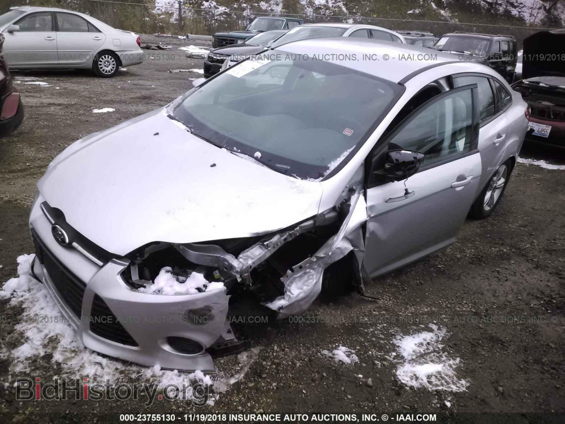 2014 Ford Focus - VIN: 1FADP3F21EL353995 - Фото 2