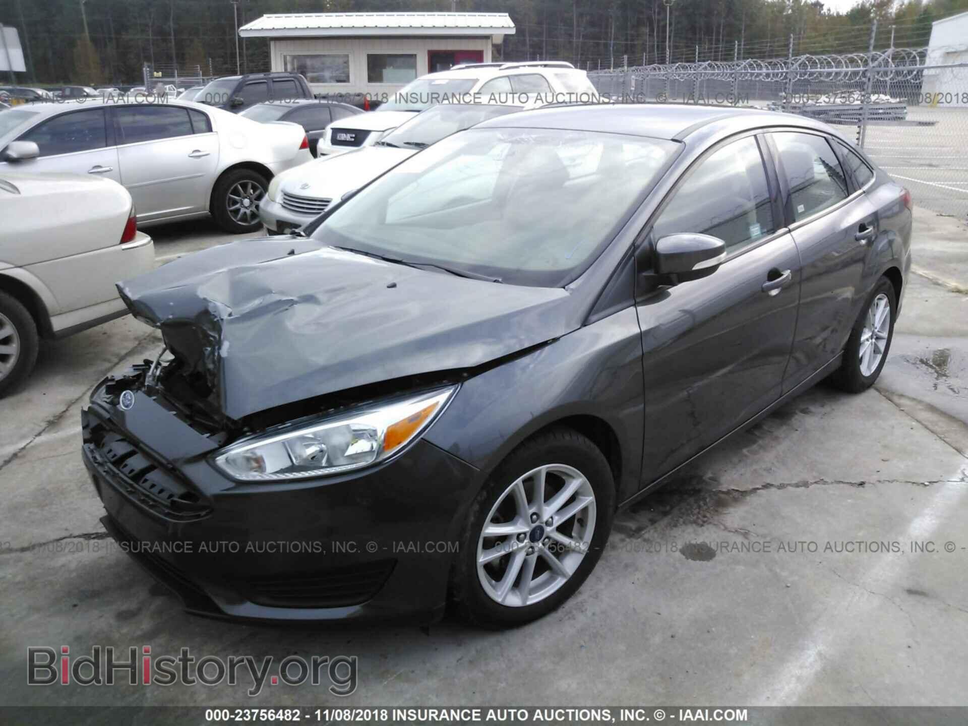 2017 Ford Focus - VIN: 1FADP3F29HL237660 - Фото 2