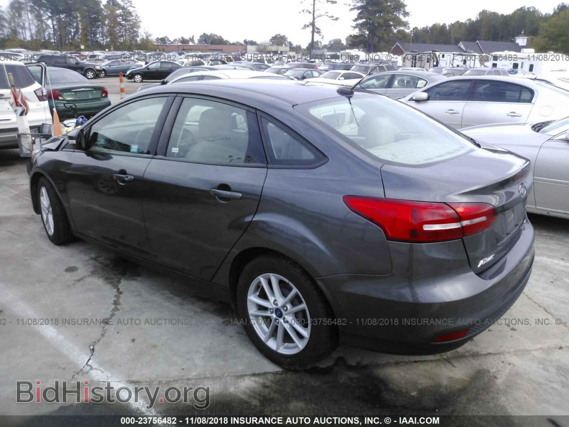 2017 Ford Focus - VIN: 1FADP3F29HL237660 - Фото 3