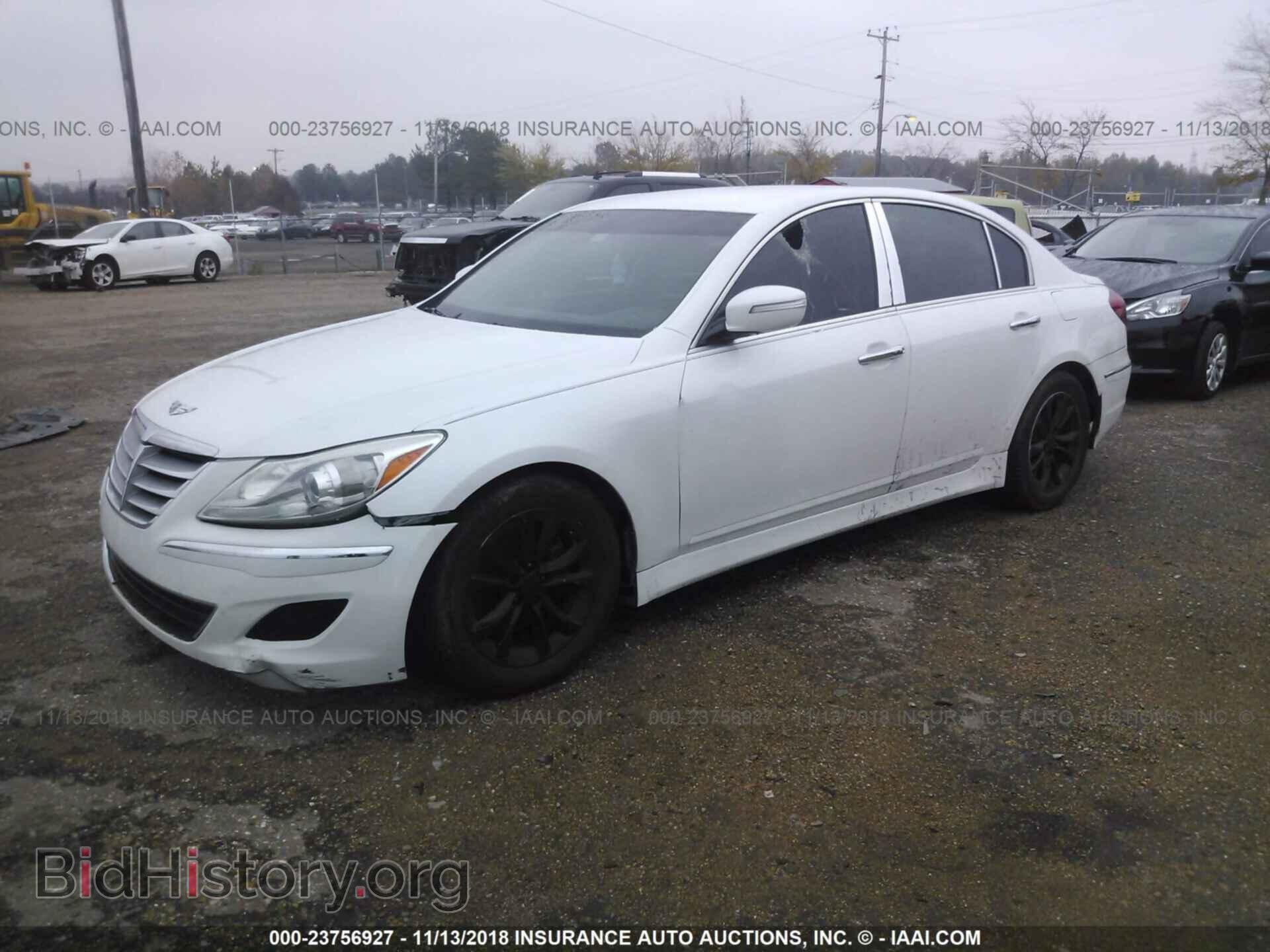 2013 Hyundai Genesis - VIN: KMHGC4DD8DU210351 - Фото 2