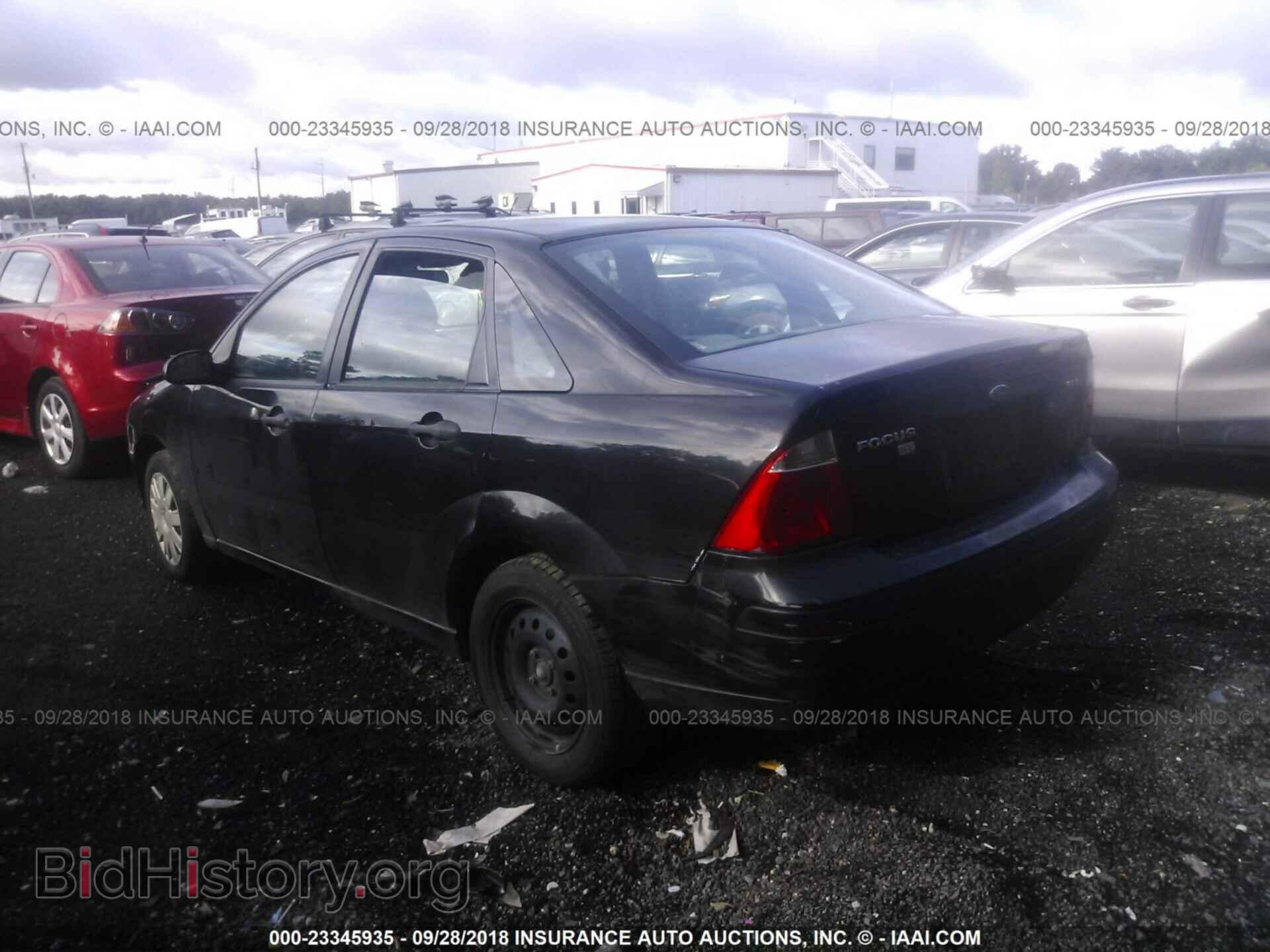 2005 FORD FOCUS - VIN: 1FAHP34N45W106709 - Фото 3