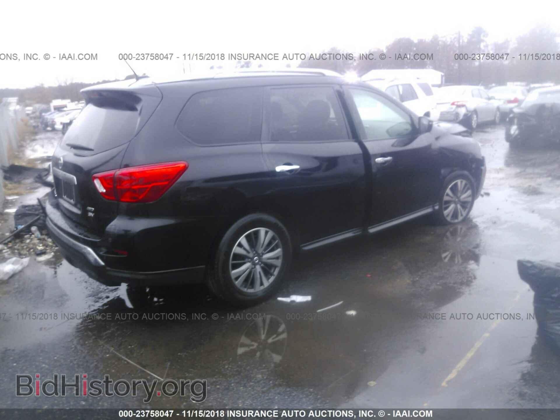 2017 Nissan Pathfinder - VIN: 5N1DR2MM0HC663008 - Фото 4