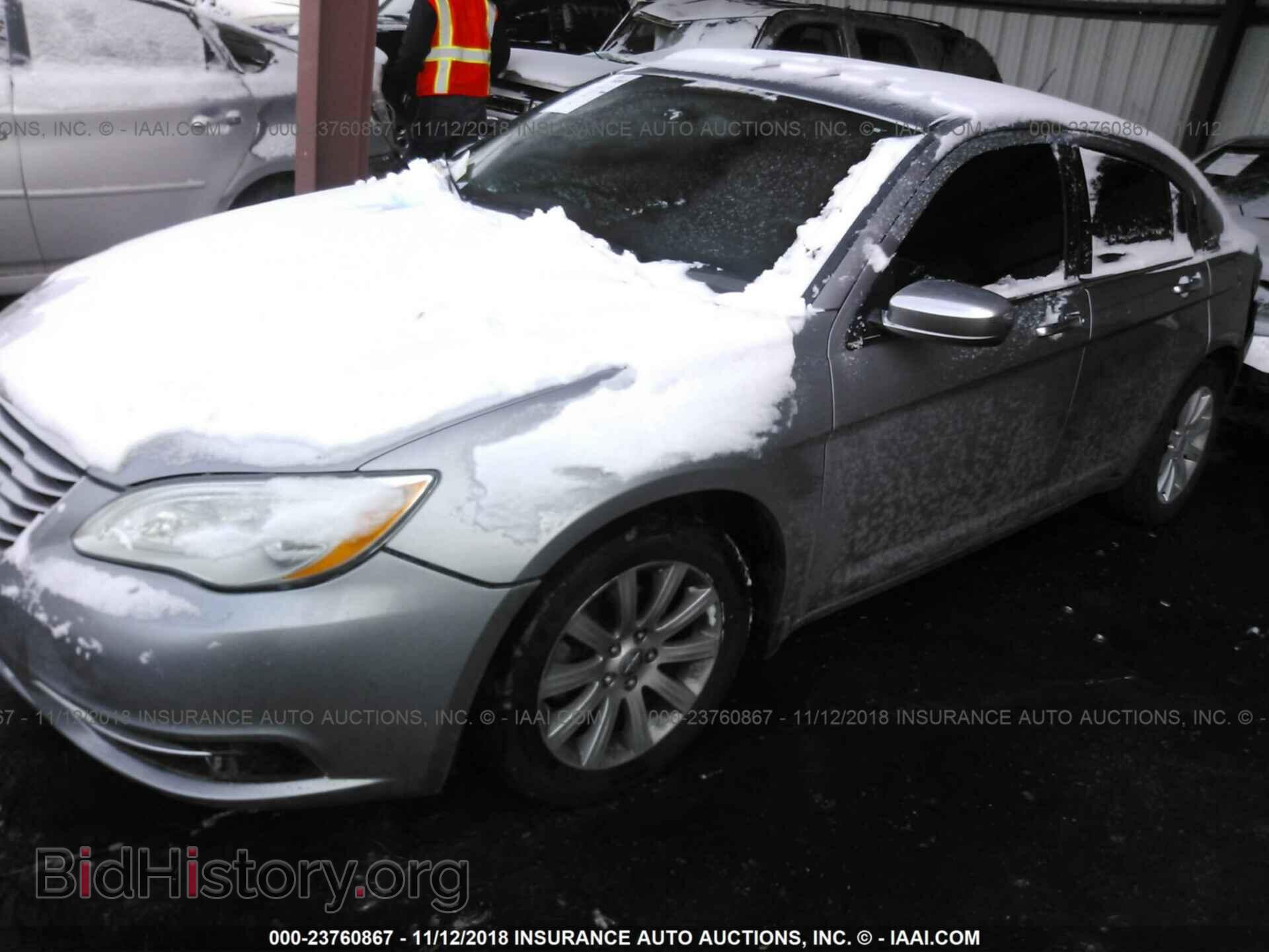 2013 CHRYSLER 200 - VIN: 1C3CCBCG7DN514823 - Фото 2