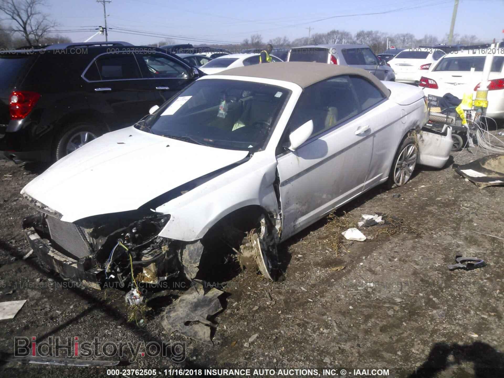 2011 CHRYSLER 200 - VIN: 1C3BC2EG4BN613654 - Фото 2