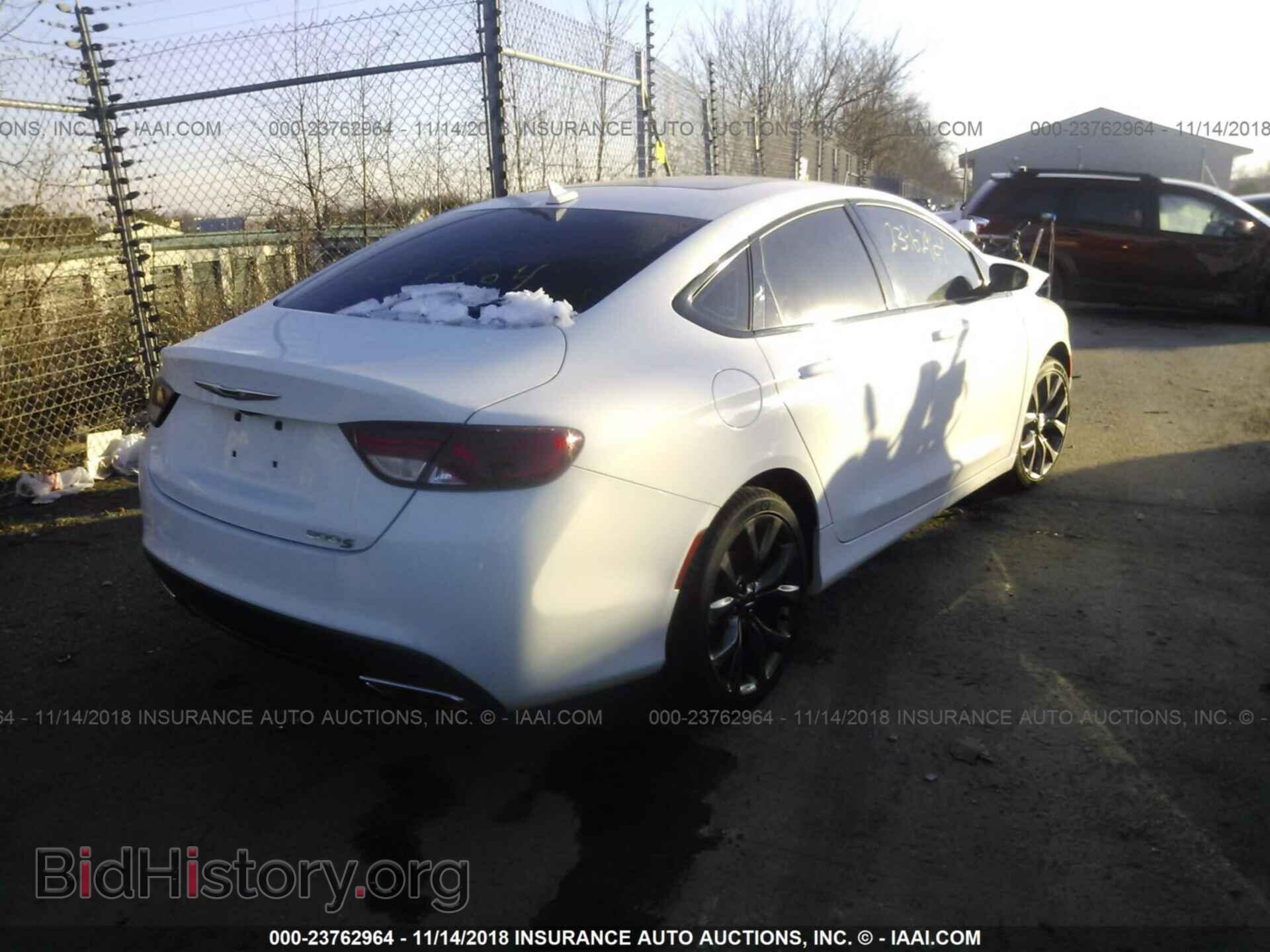 2015 Chrysler 200 - VIN: 1C3CCCDG6FN632143 - Photo 4