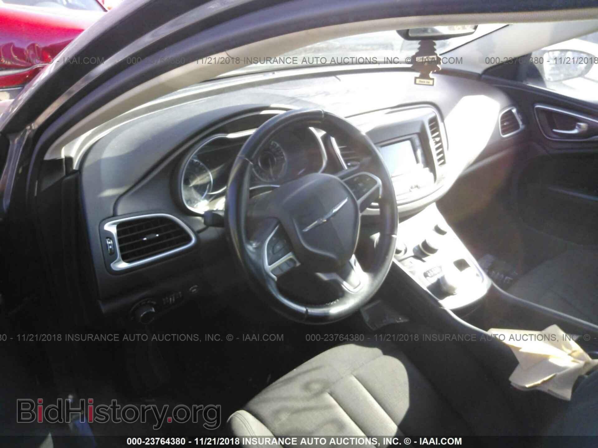 2015 Chrysler 200 - VIN: 1C3CCCAB0FN734739 - Photo 5