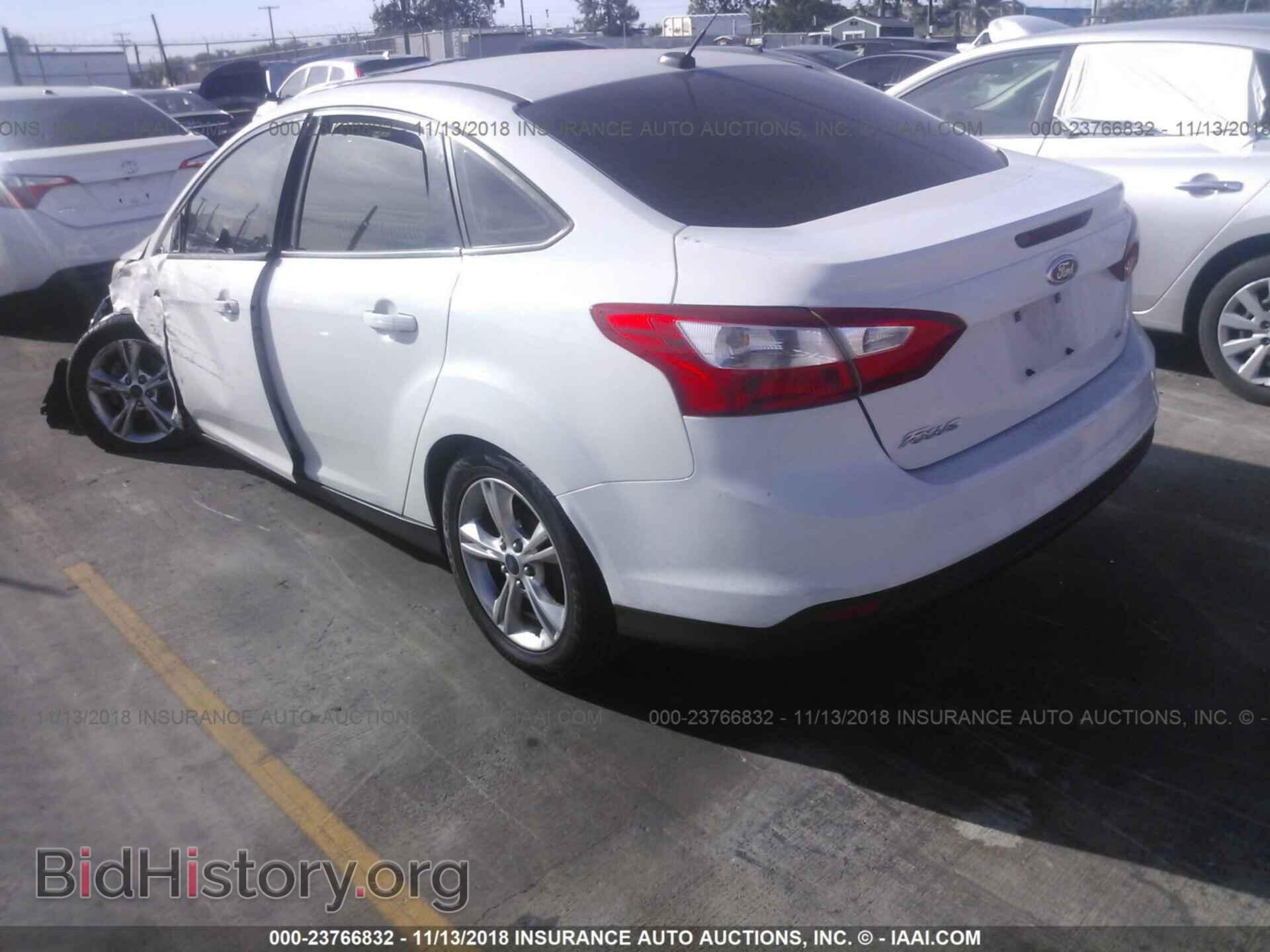 2014 Ford Focus - VIN: 1FADP3F2XEL163418 - Photo 3