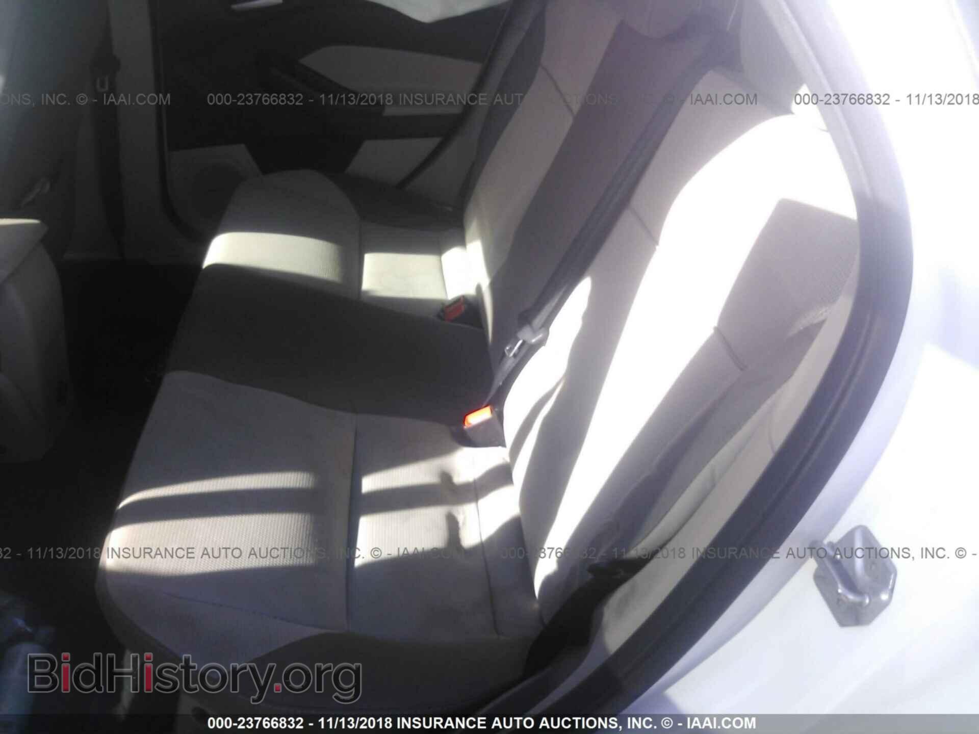 2014 Ford Focus - VIN: 1FADP3F2XEL163418 - Photo 8