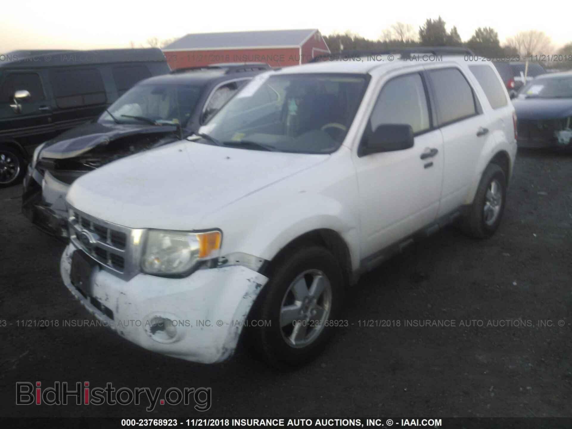 2011 FORD ESCAPE - VIN: 1FMCU9D76BKB34298 - Фото 2