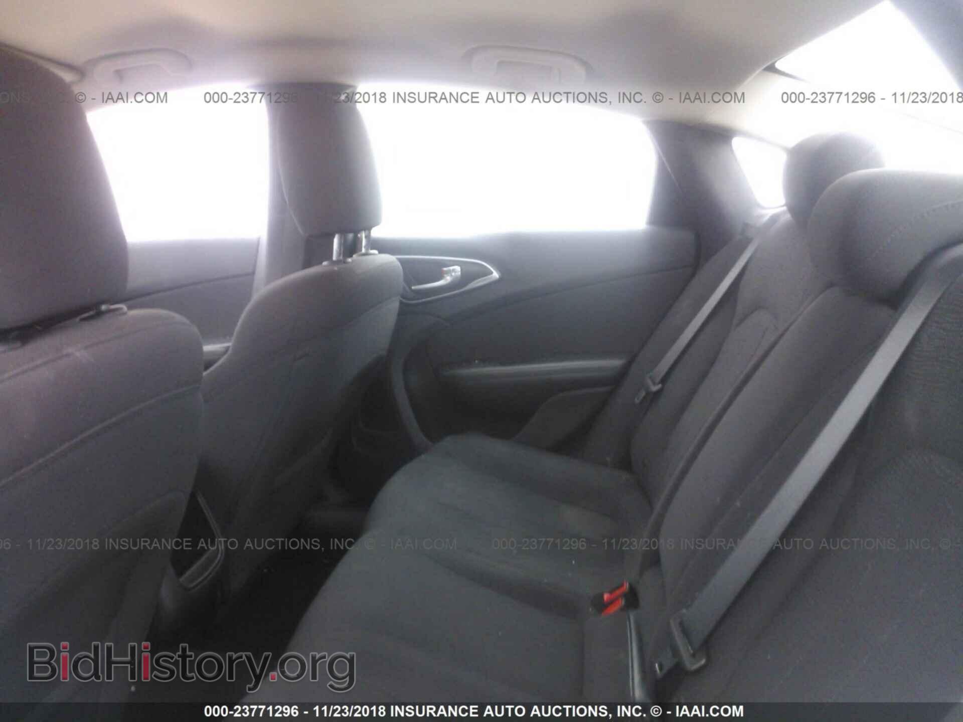 2016 Chrysler 200 - VIN: 1C3CCCAB0GN150259 - Фото 8