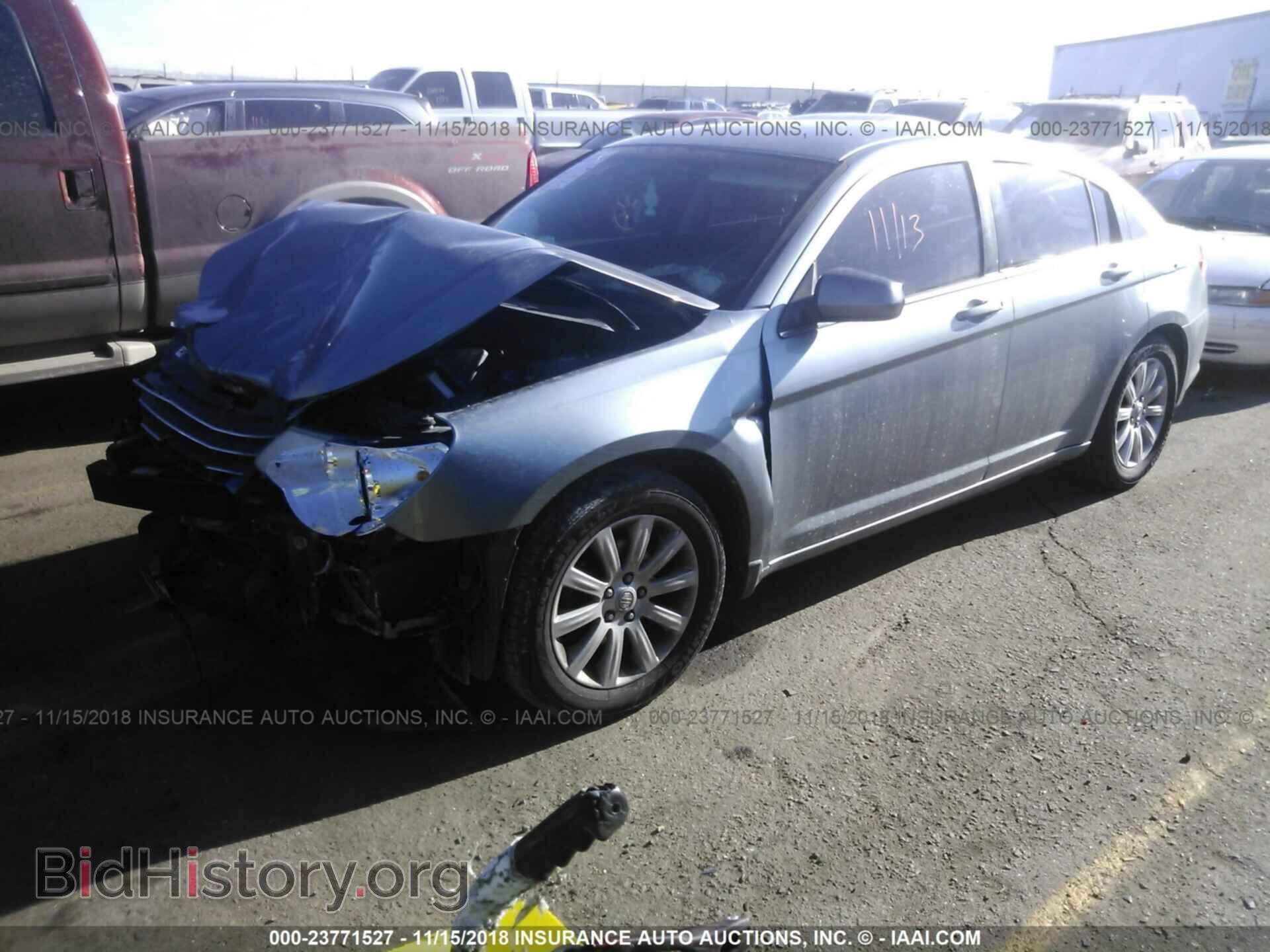 2010 CHRYSLER SEBRING - VIN: 1C3CC5FB5AN171815 - Photo 2