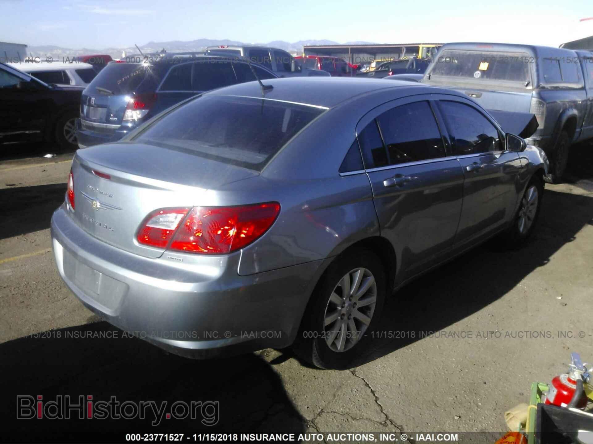 2010 CHRYSLER SEBRING - VIN: 1C3CC5FB5AN171815 - Photo 4