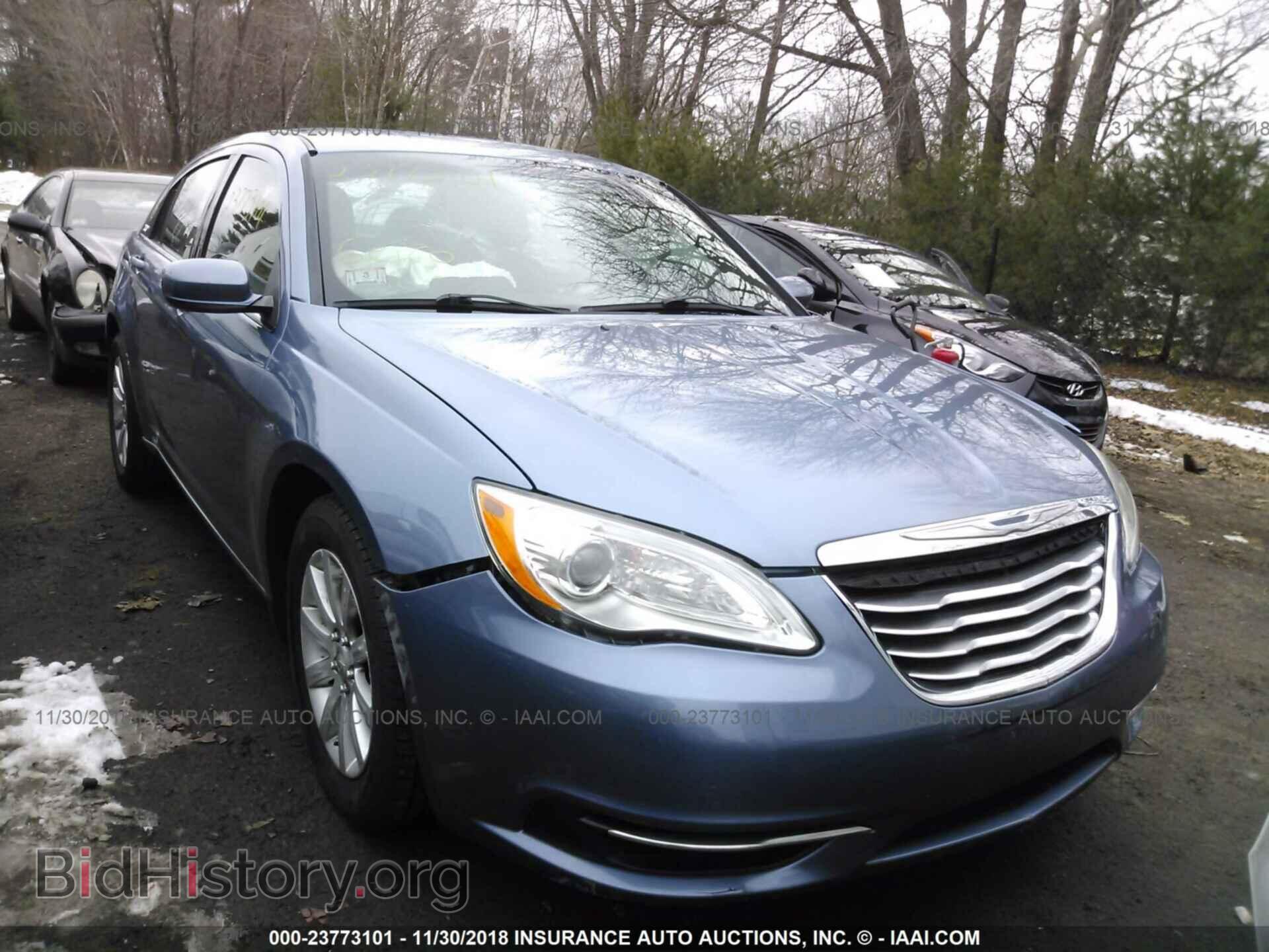 Photo 1C3BC1FB9BN607913 - Chrysler 200 2011