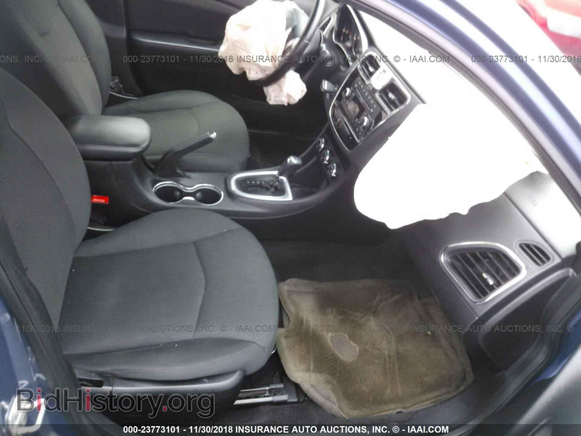 2011 Chrysler 200 - VIN: 1C3BC1FB9BN607913 - Photo 5