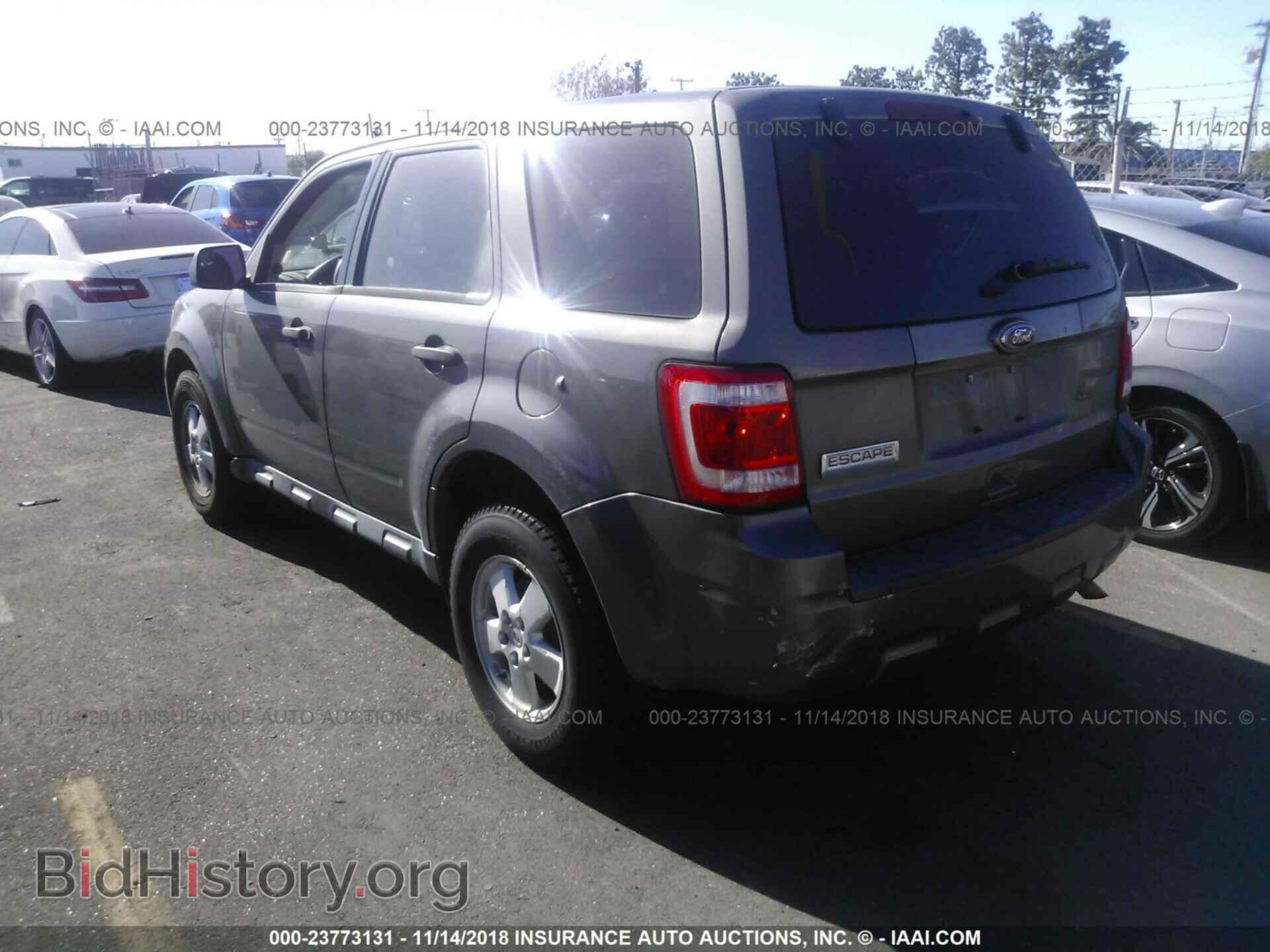2011 Ford Escape - VIN: 1FMCU0C73BKC24733 - Фото 3