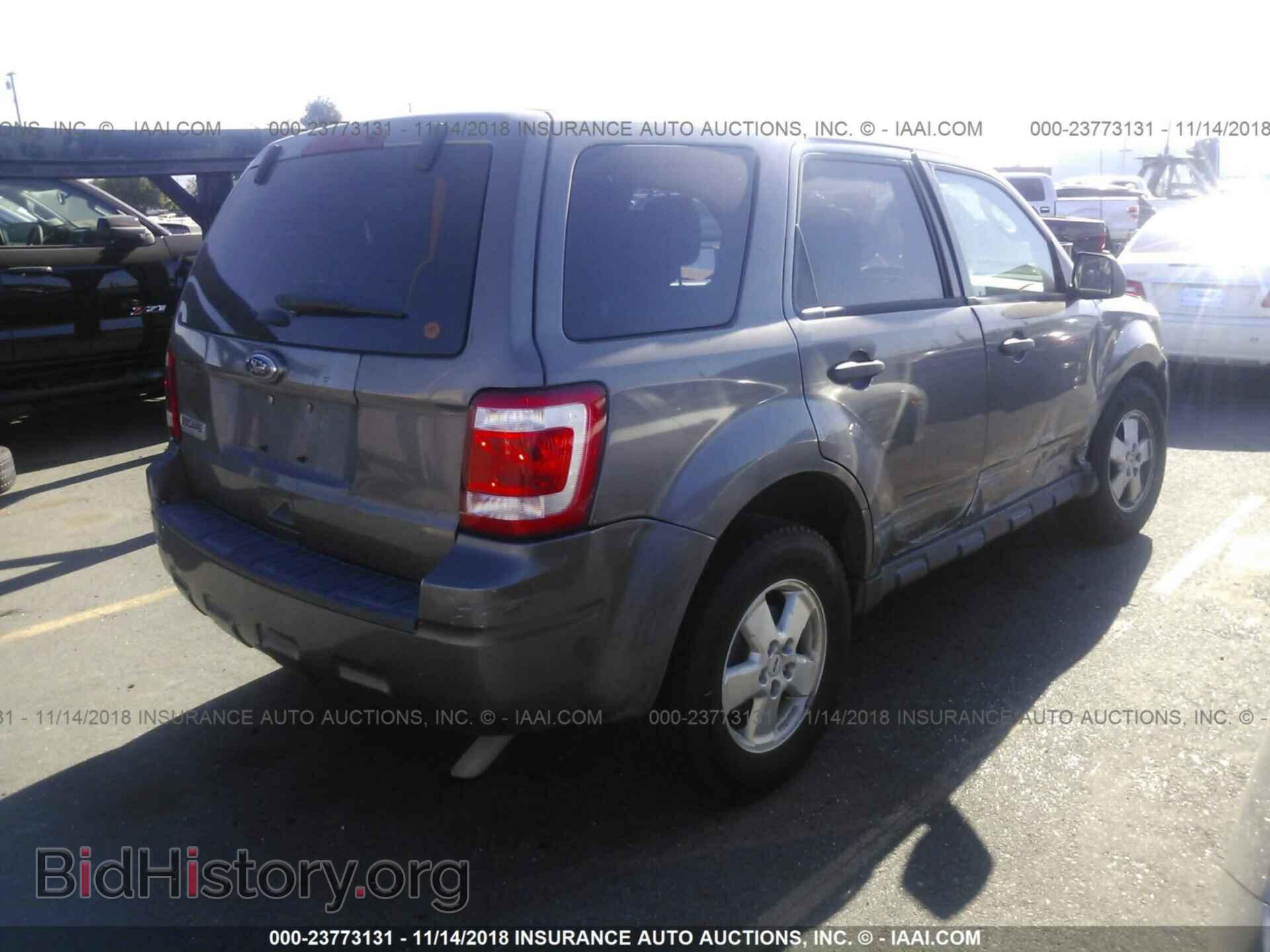 2011 Ford Escape - VIN: 1FMCU0C73BKC24733 - Фото 4