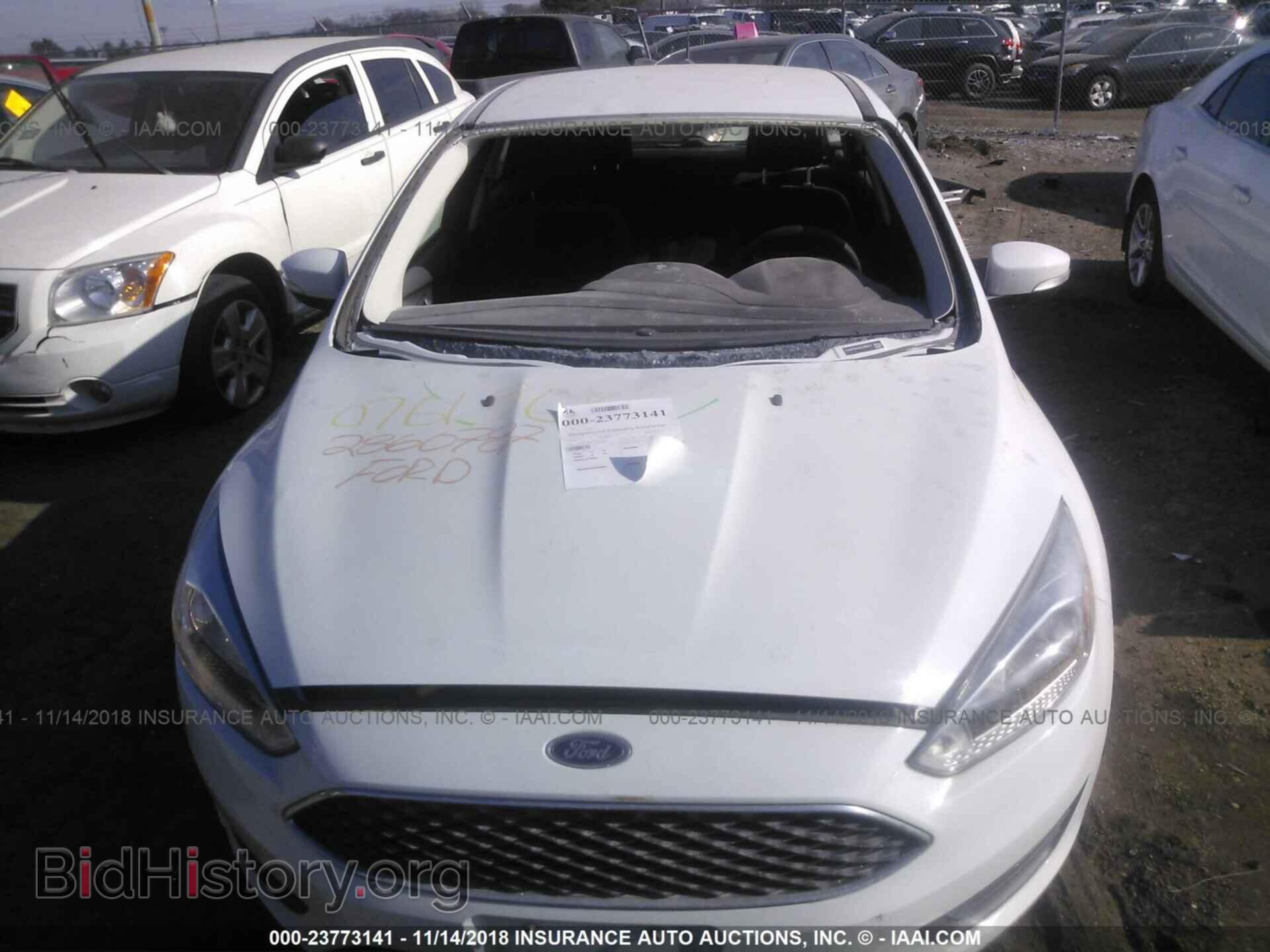 2016 Ford Focus - VIN: 1FADP3K25GL394011 - Photo 6