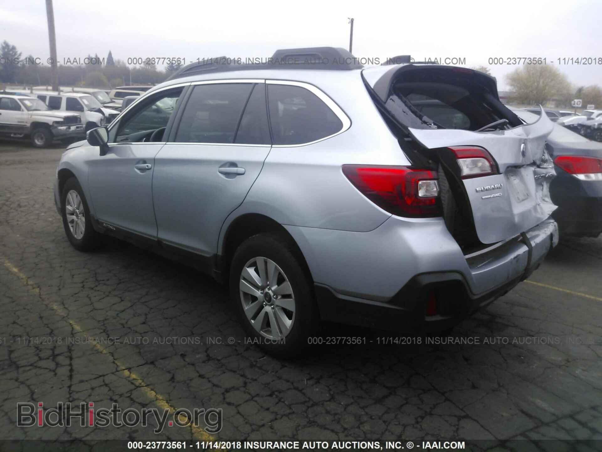 2018 Subaru Outback - VIN: 4S4BSAFC6J3251188 - Фото 3
