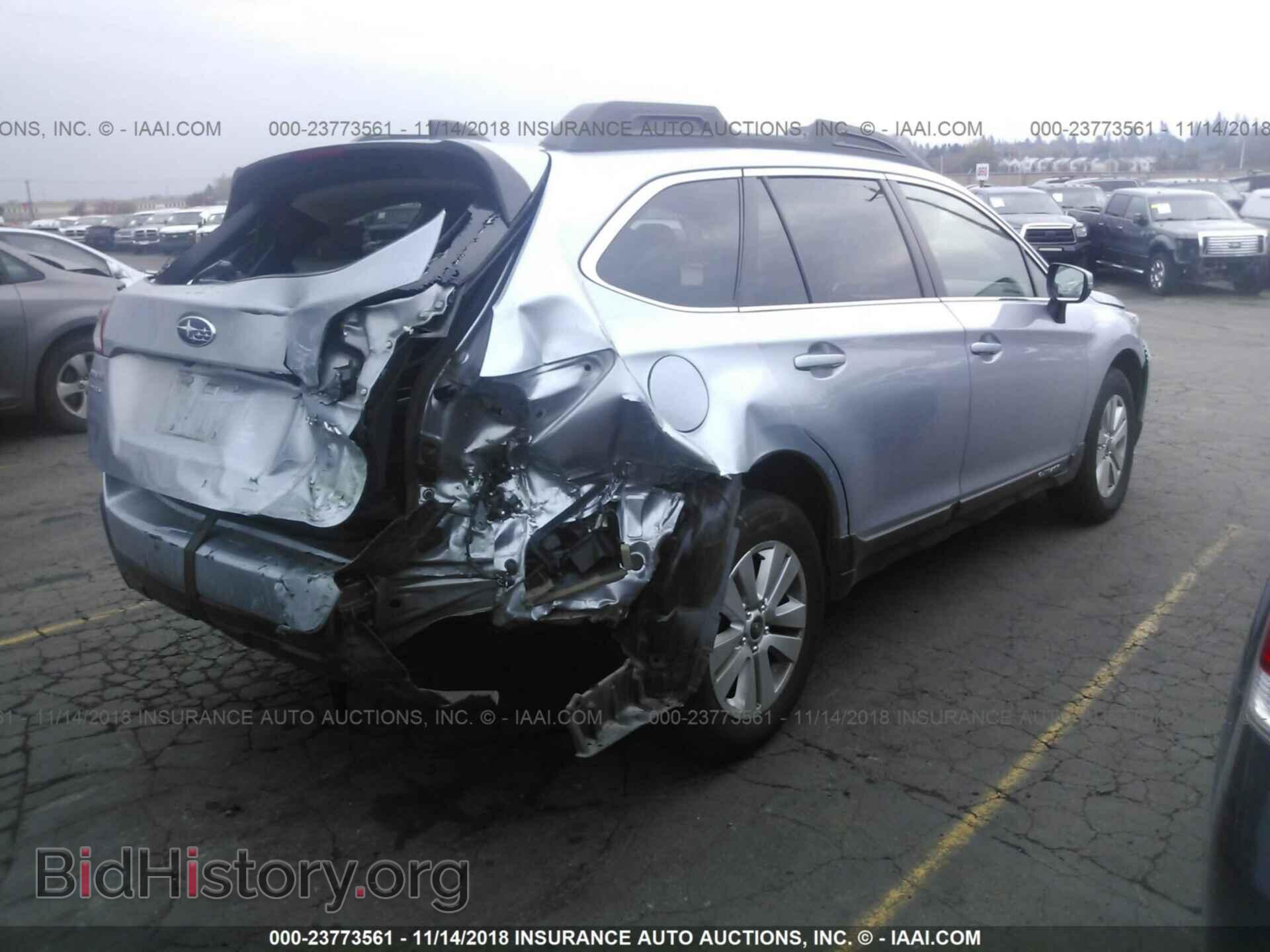 2018 Subaru Outback - VIN: 4S4BSAFC6J3251188 - Фото 4