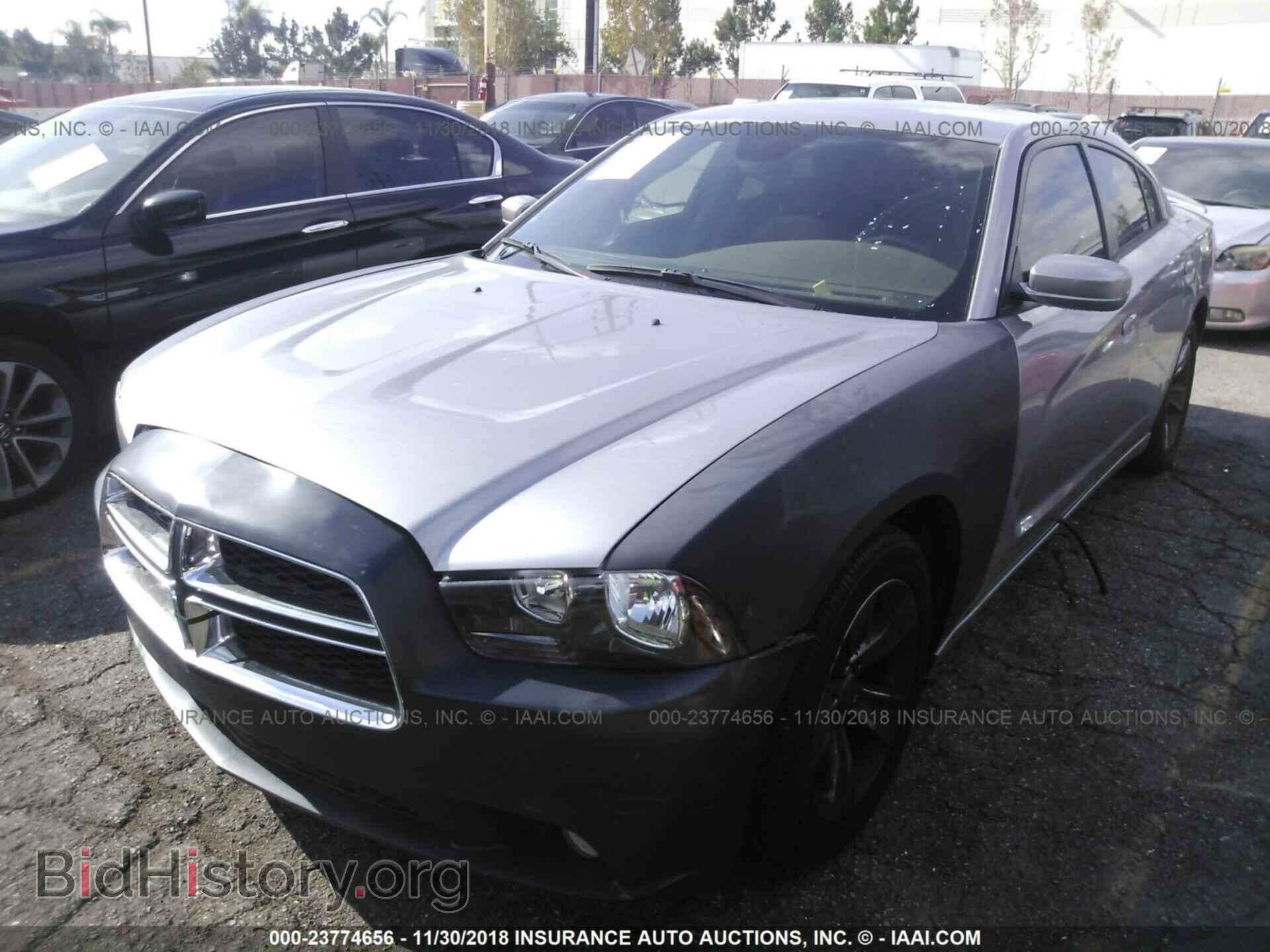 2014 Dodge Charger - VIN: 2C3CDXHG3EH184093 - Фото 2