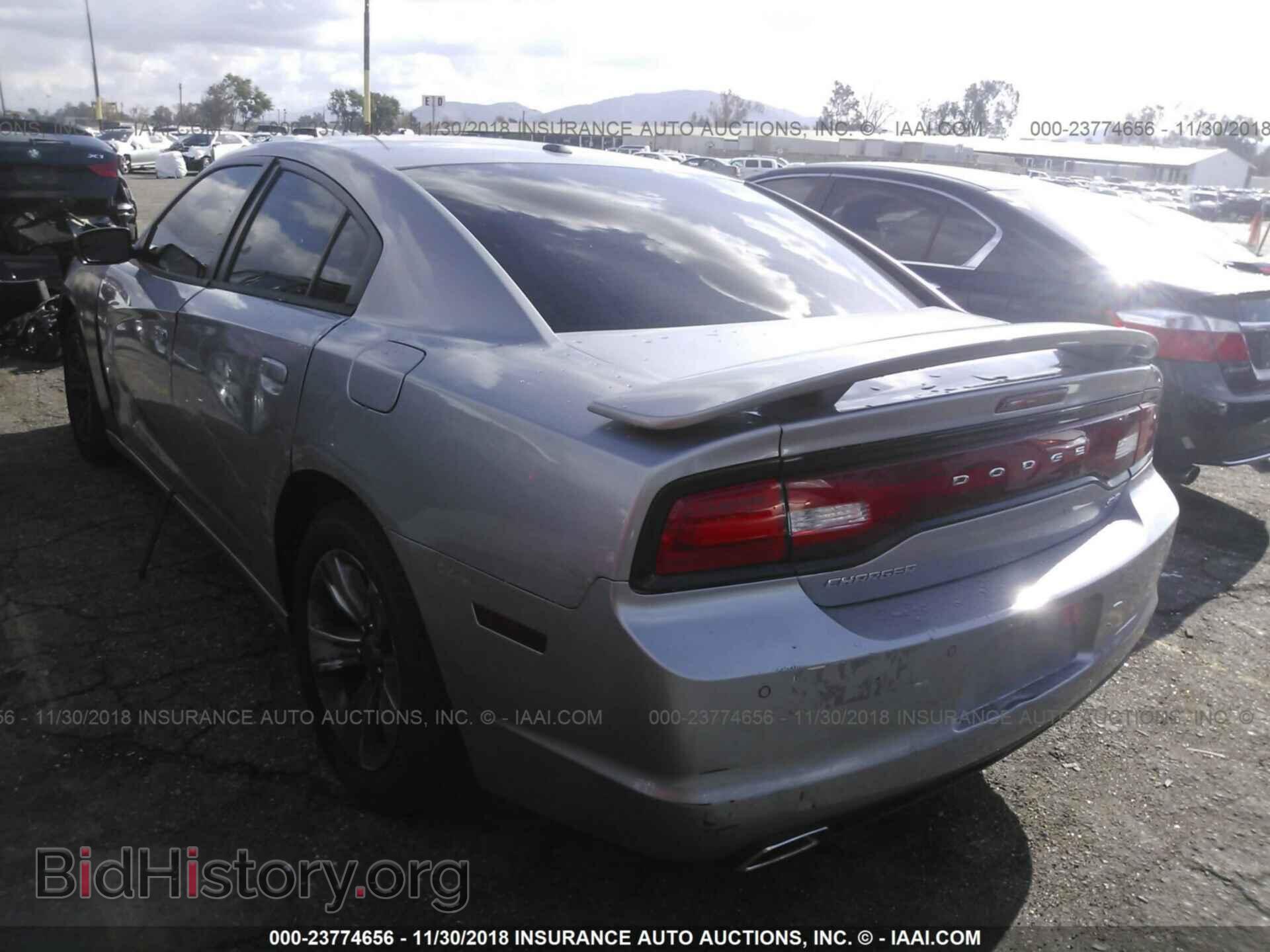 2014 Dodge Charger - VIN: 2C3CDXHG3EH184093 - Фото 3