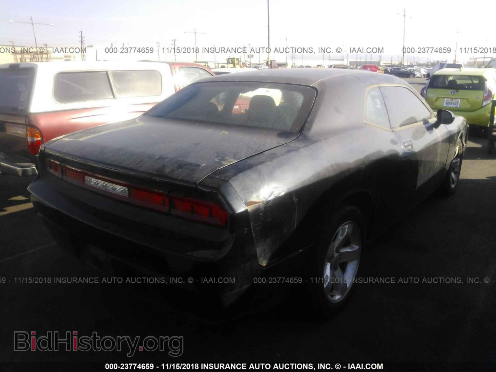 2012 Dodge Challenger - VIN: 2C3CDYAG5CH127830 - Photo 4
