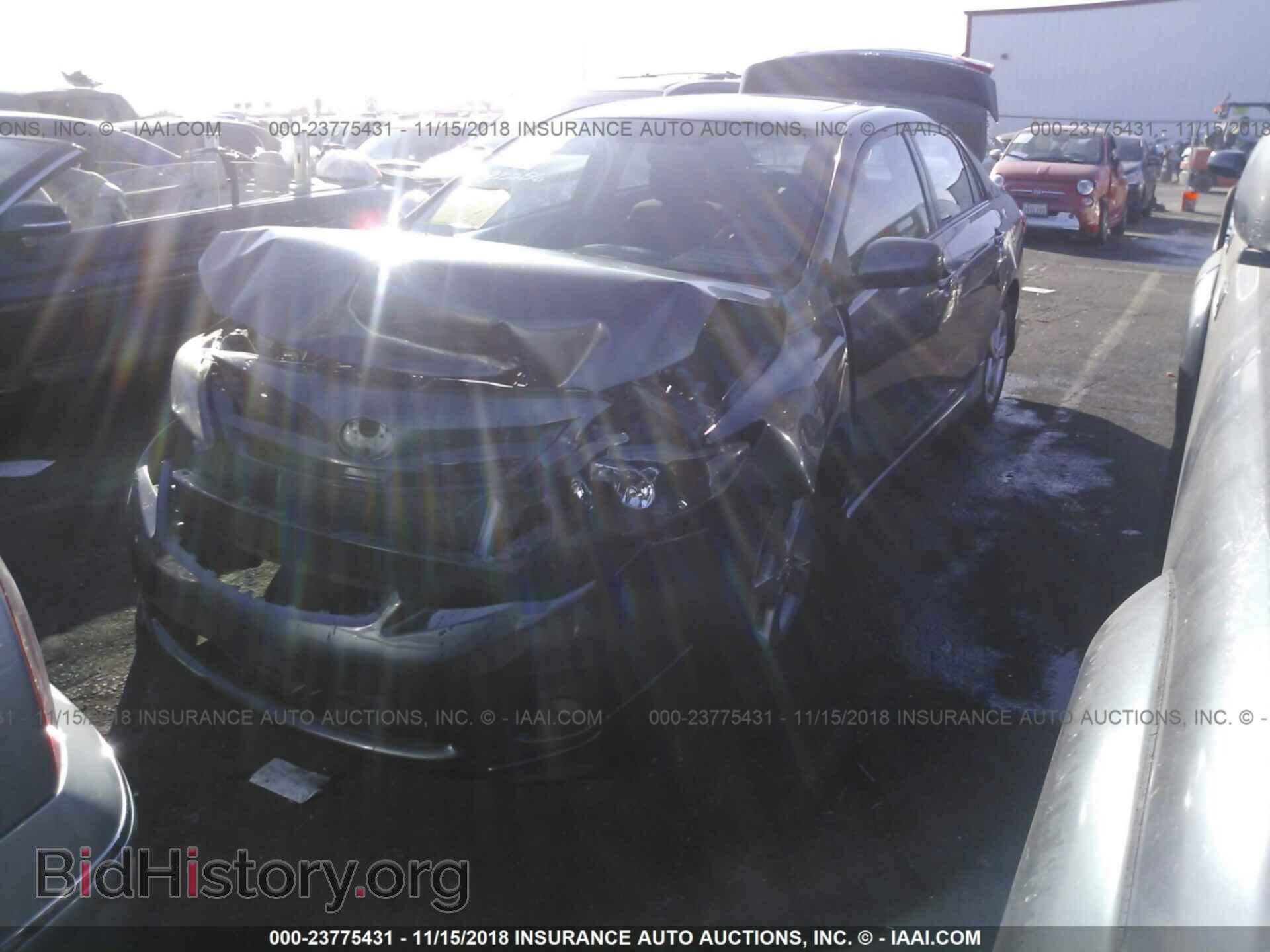 2011 Toyota Corolla - VIN: 2T1BU4EE1BC566072 - Фото 2