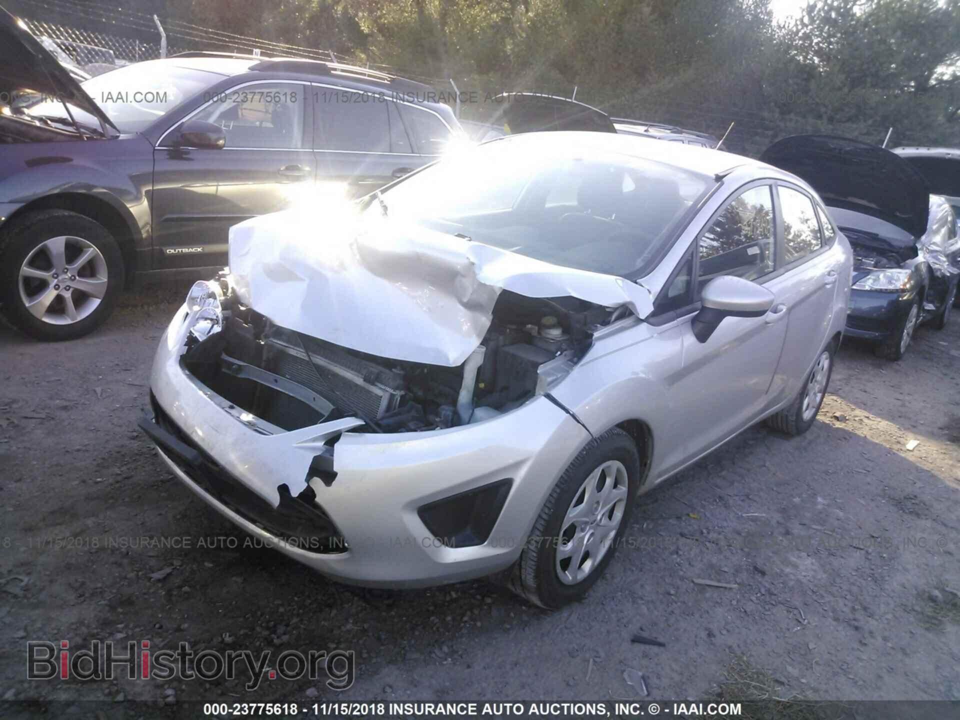 2013 Ford Fiesta - VIN: 3FADP4BJ8DM224376 - Фото 2