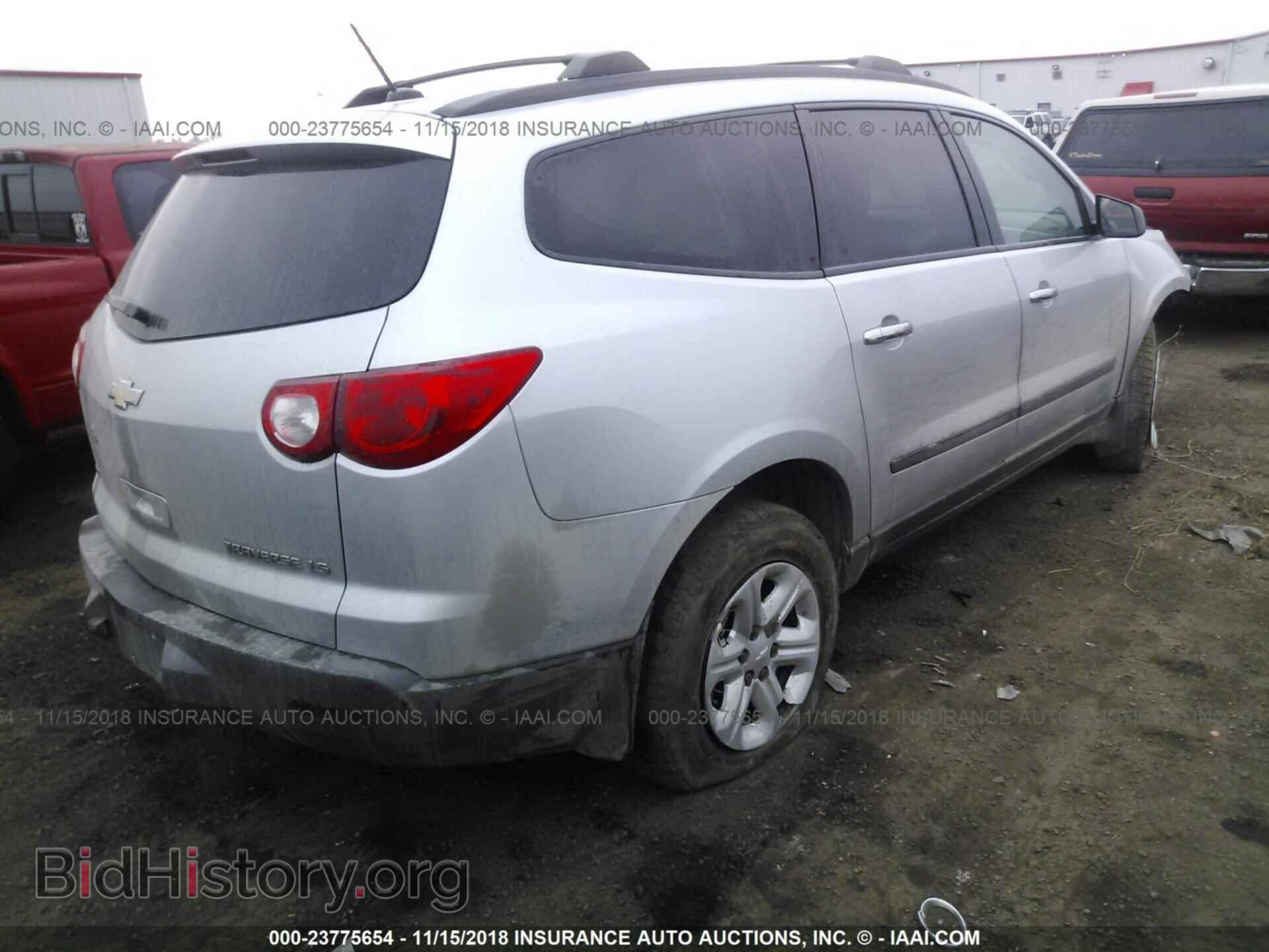 2010 CHEVROLET TRAVERSE - VIN: 1GNLVEED9AJ213300 - Фото 4