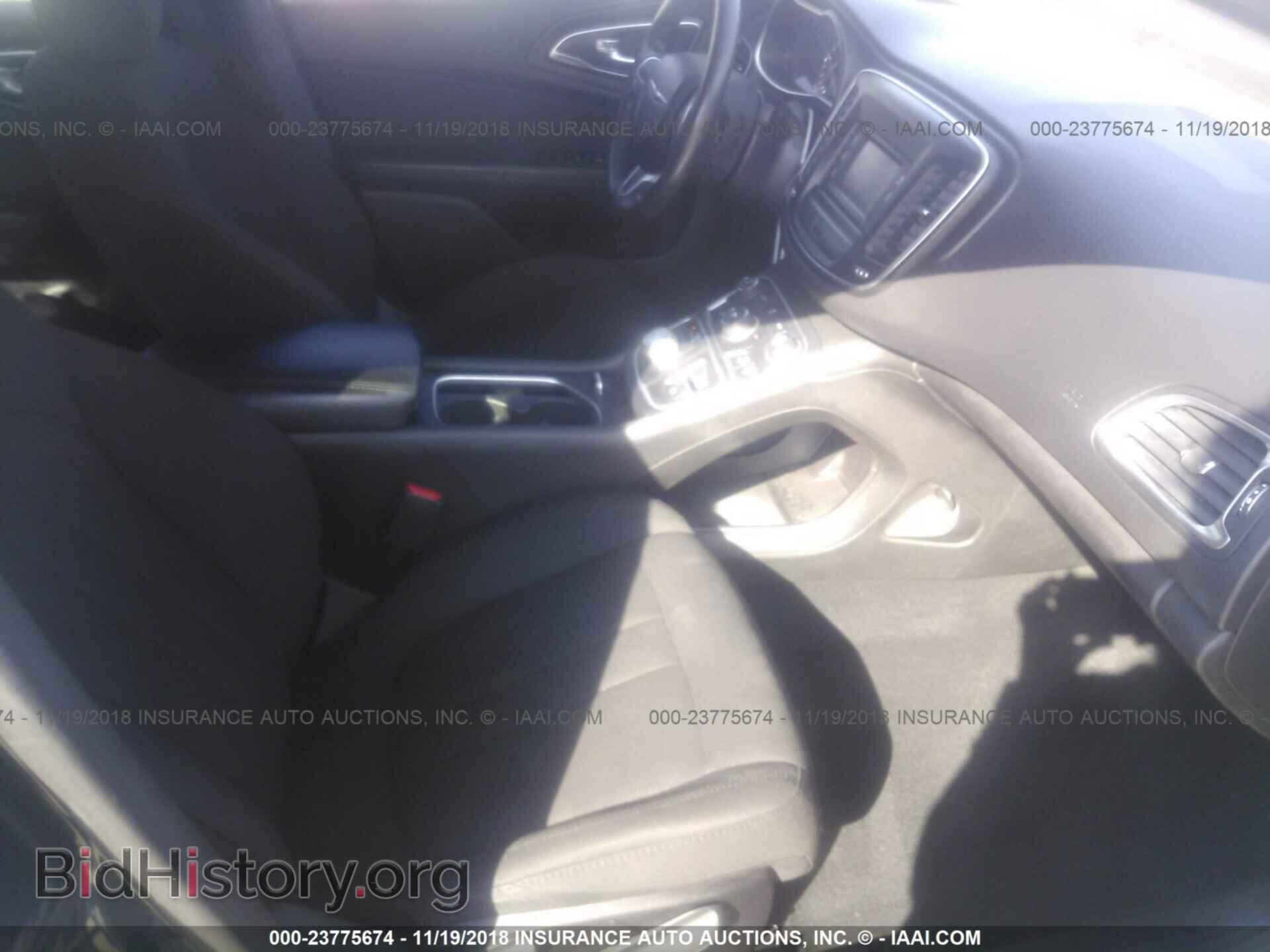 2015 Chrysler 200 - VIN: 1C3CCCAB7FN688875 - Photo 5