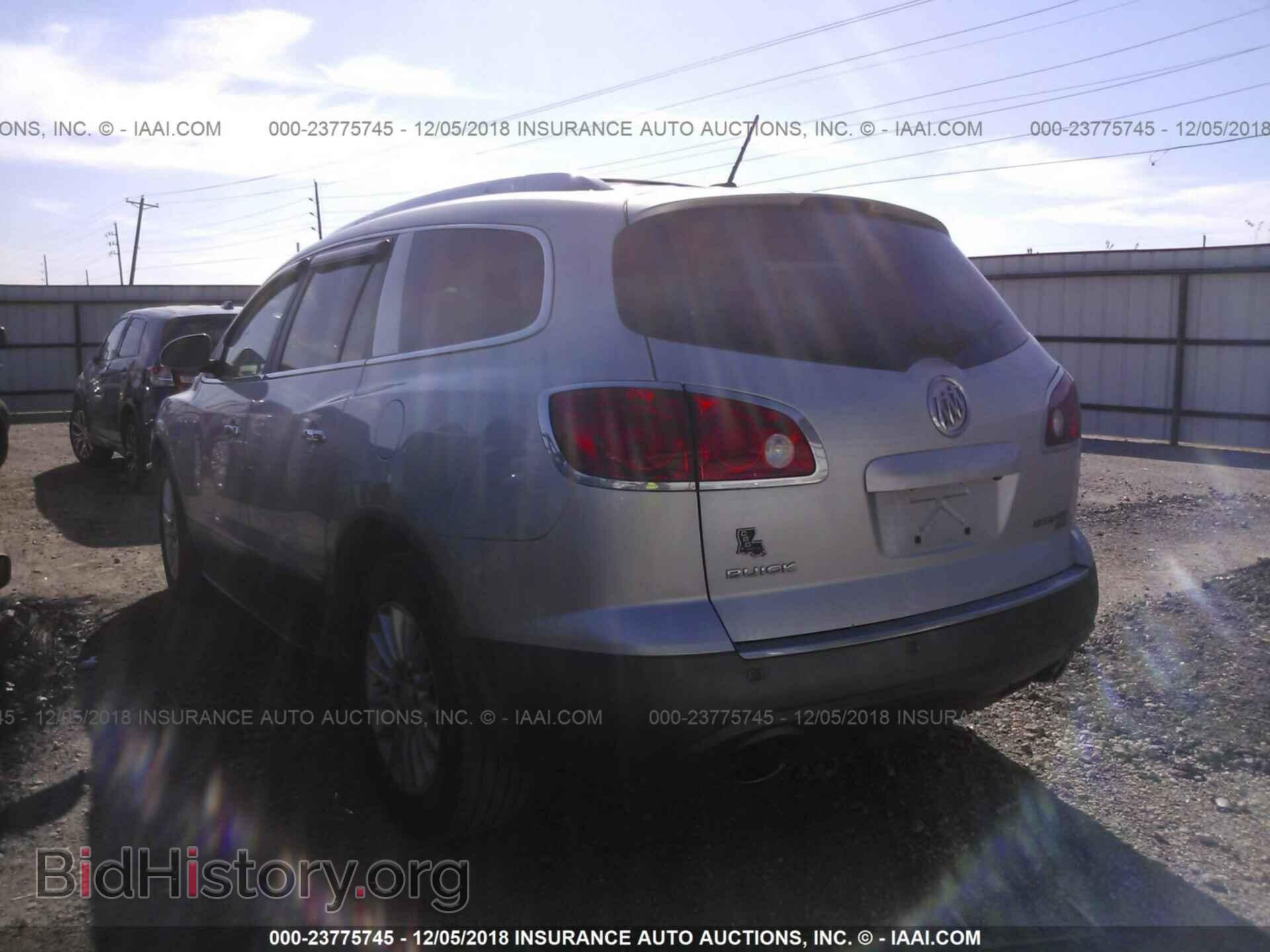 2011 Buick Enclave - VIN: 5GAKRBED3BJ363042 - Фото 3