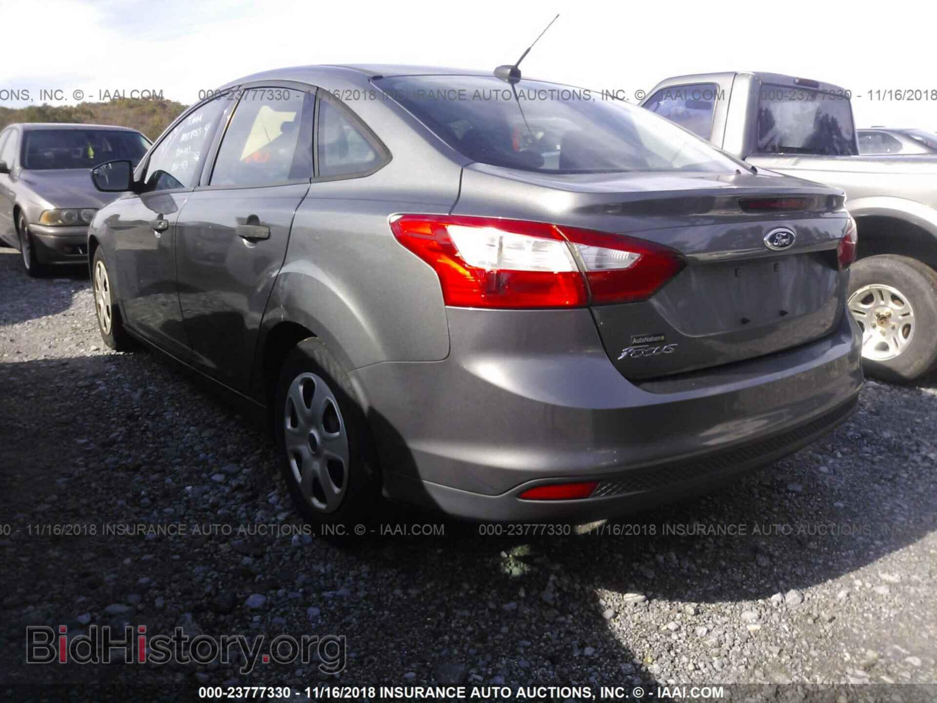 2012 Ford Focus - VIN: 1FAHP3E26CL318529 - Photo 3