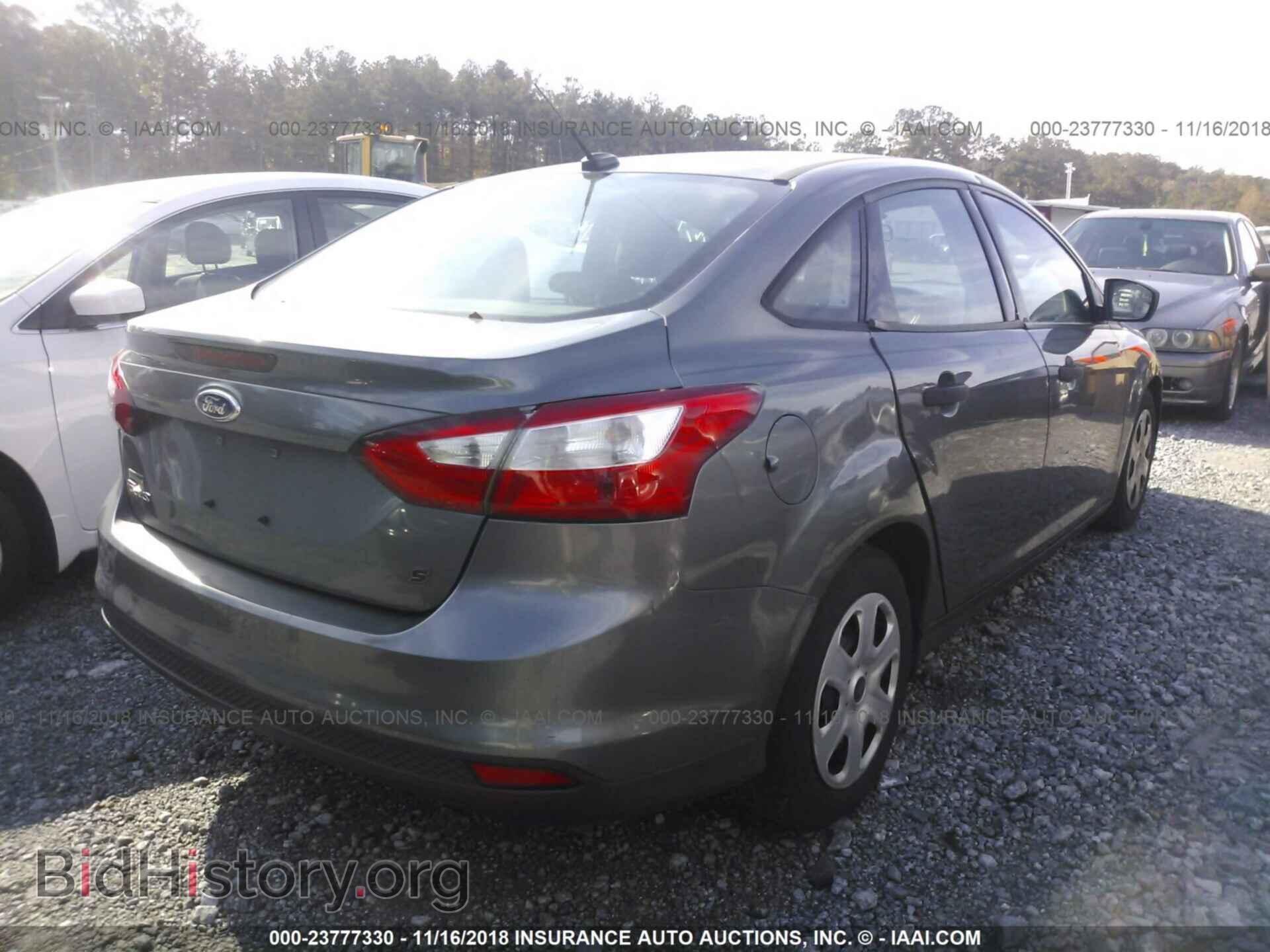 2012 Ford Focus - VIN: 1FAHP3E26CL318529 - Photo 4