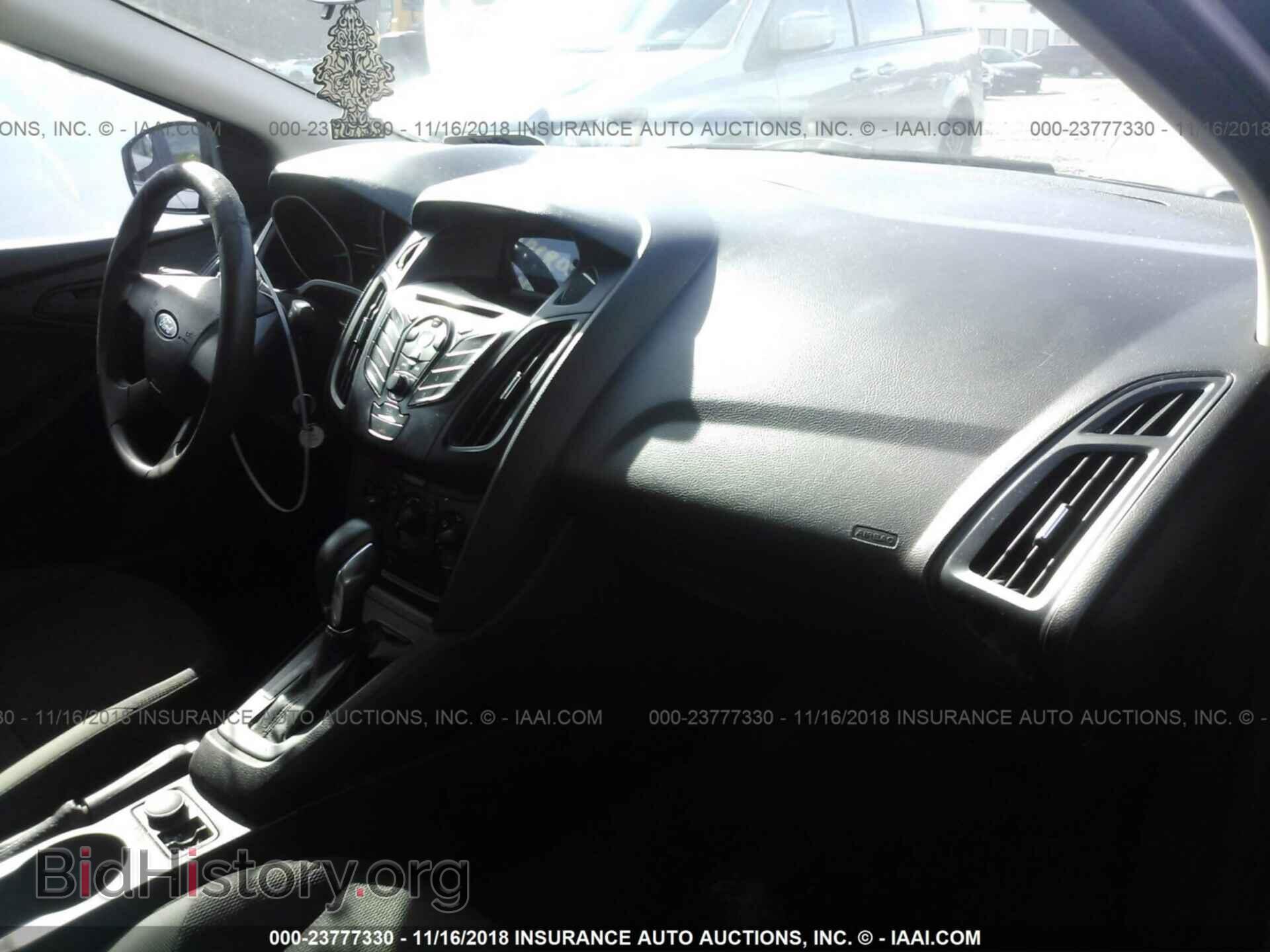 2012 Ford Focus - VIN: 1FAHP3E26CL318529 - Photo 5