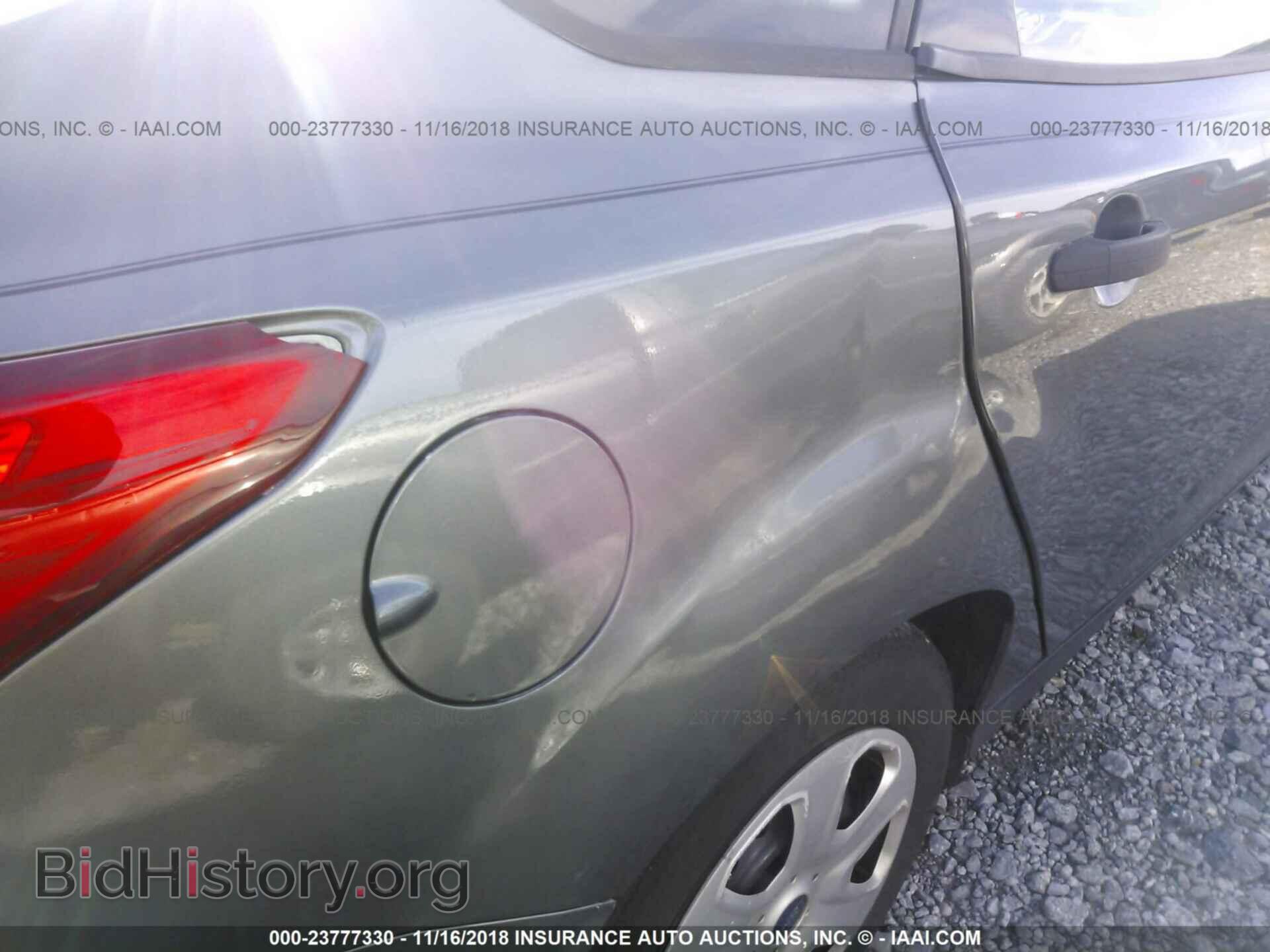 2012 Ford Focus - VIN: 1FAHP3E26CL318529 - Photo 6