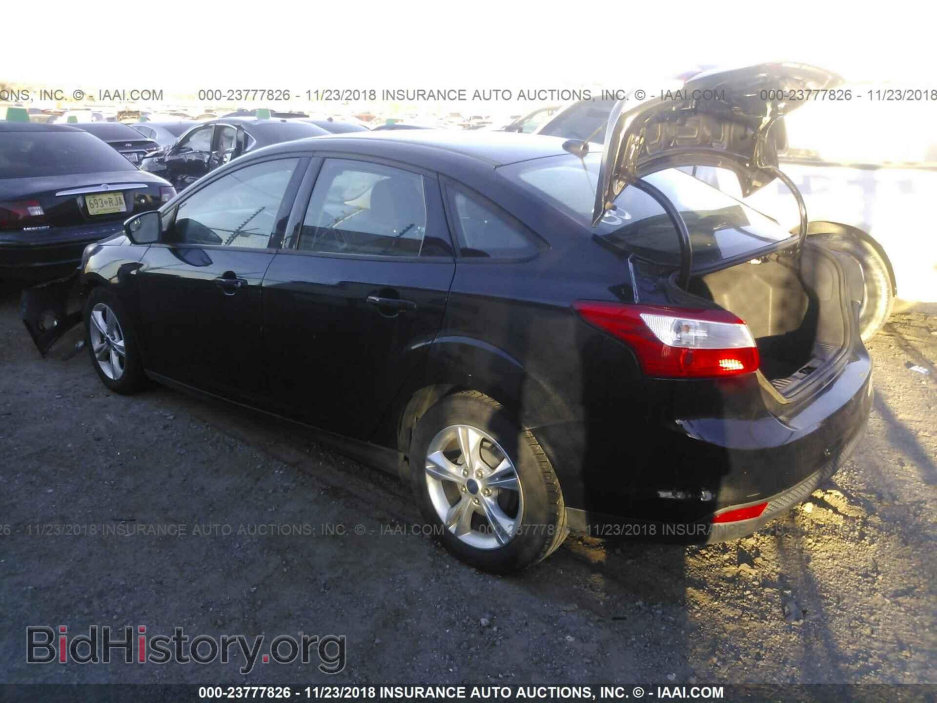 2014 Ford Focus - VIN: 1FADP3F21EL286637 - Photo 3