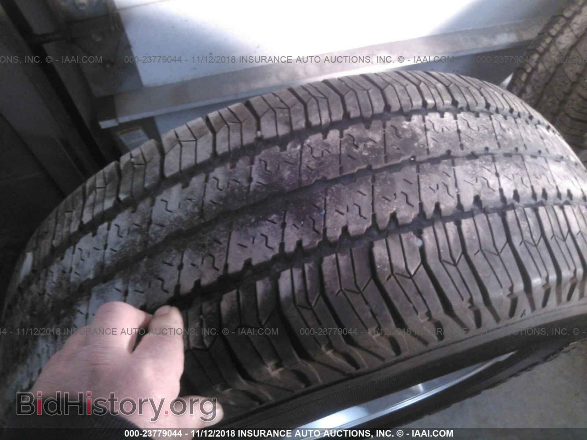 2014 Jeep Wrangler - VIN: TIRES - Фото 2