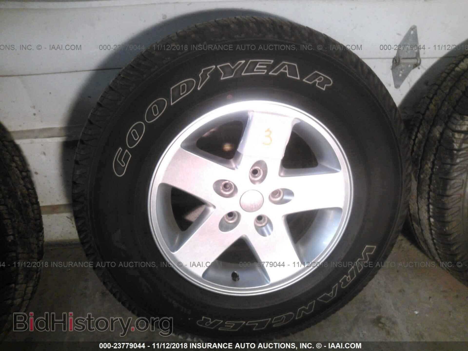 2014 Jeep Wrangler - VIN: TIRES - Фото 5