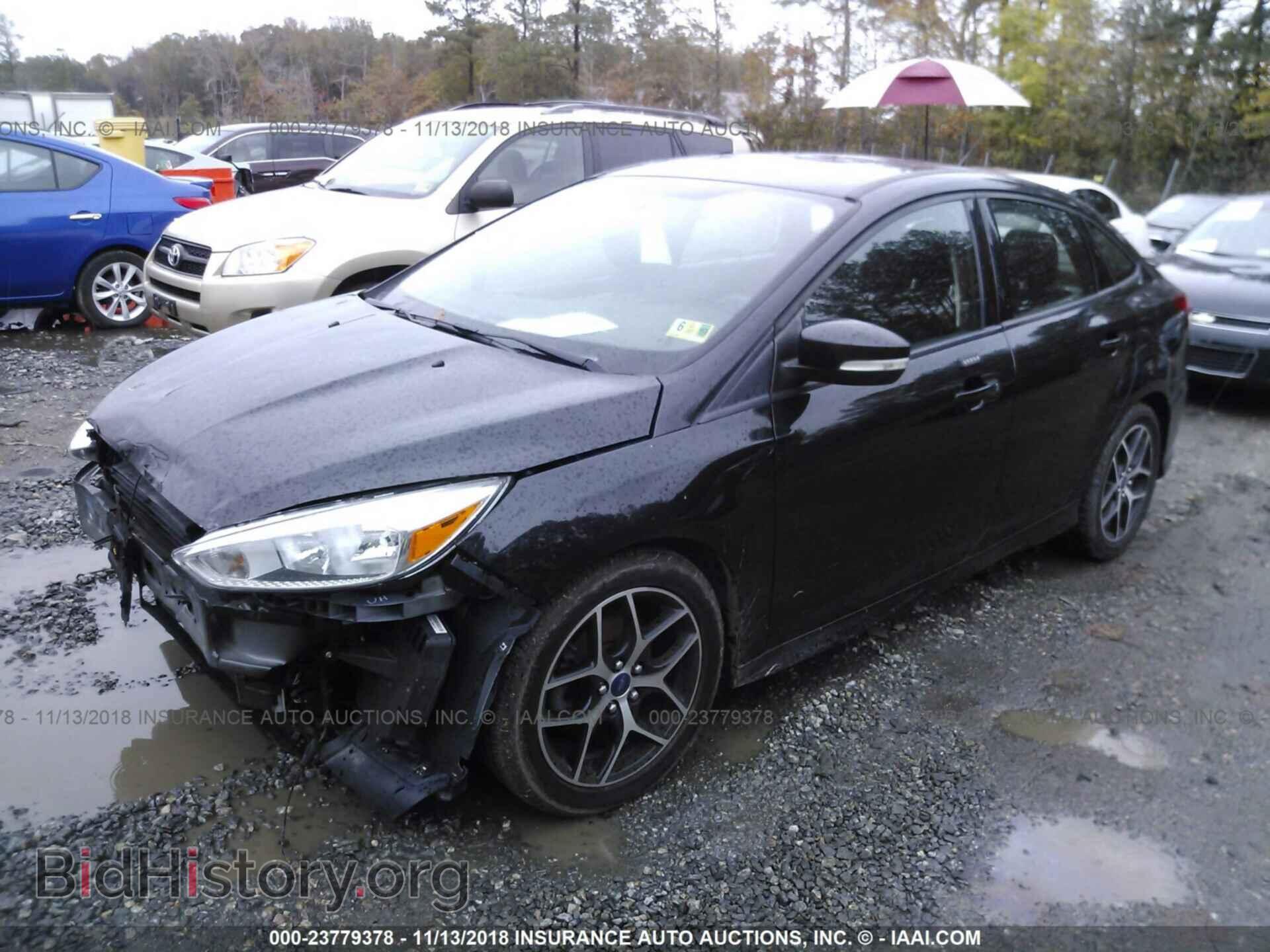 2015 Ford Focus - VIN: 1FADP3F25FL259300 - Photo 2