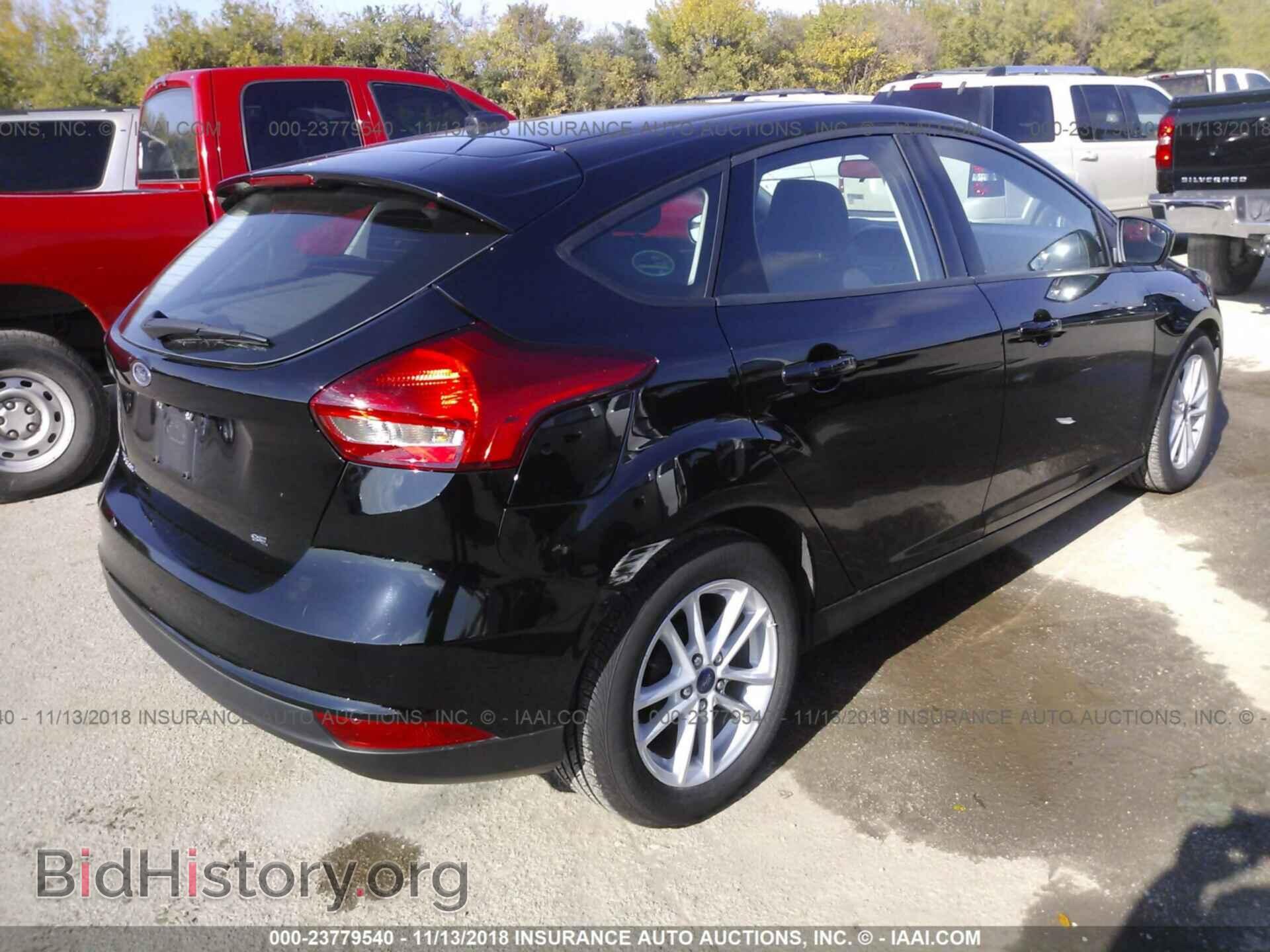 2018 Ford Focus - VIN: 1FADP3K27JL288618 - Photo 4