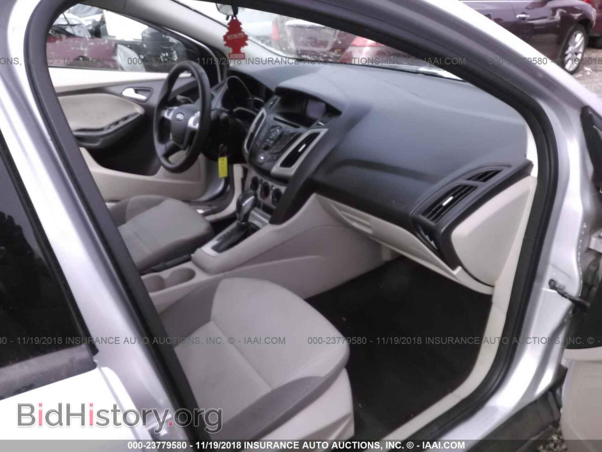 2012 Ford Focus - VIN: 1FAHP3F22CL470922 - Photo 5