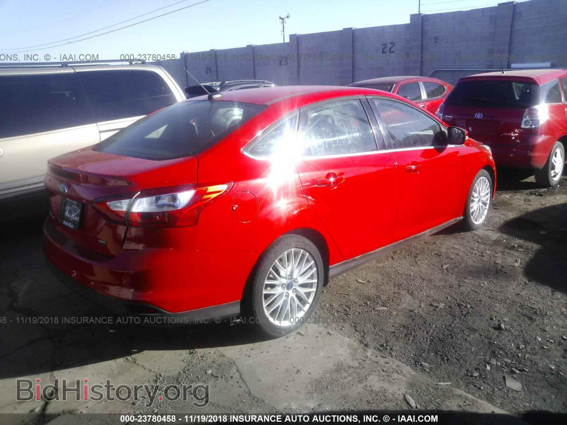 2012 Ford Focus - VIN: 1FAHP3H24CL356952 - Photo 4