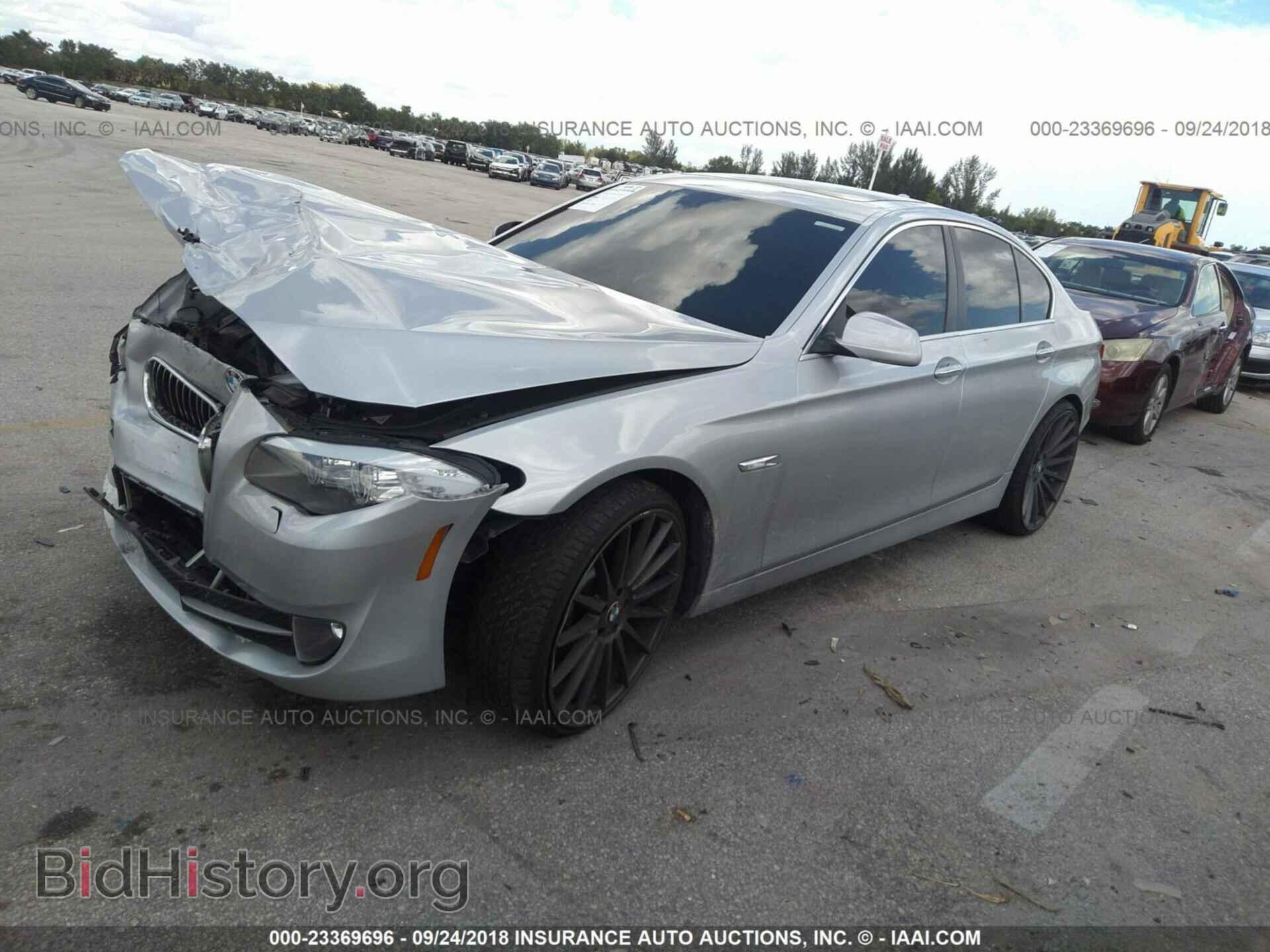 2013 BMW 528 - VIN: WBAXH5C55DDW14310 - Фото 2