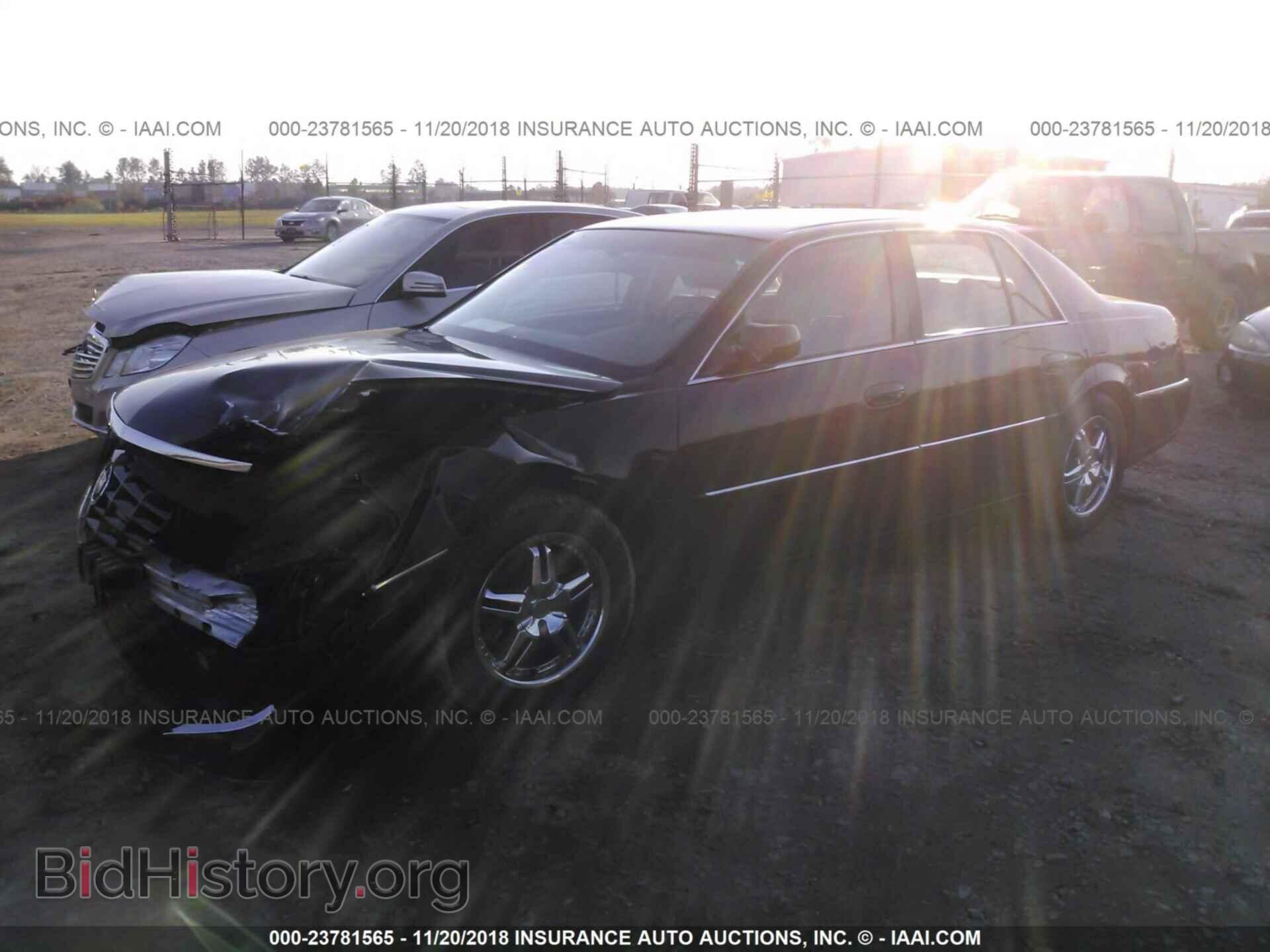 2011 CADILLAC DTS - VIN: 1G6KH5E63BU140411 - Photo 2