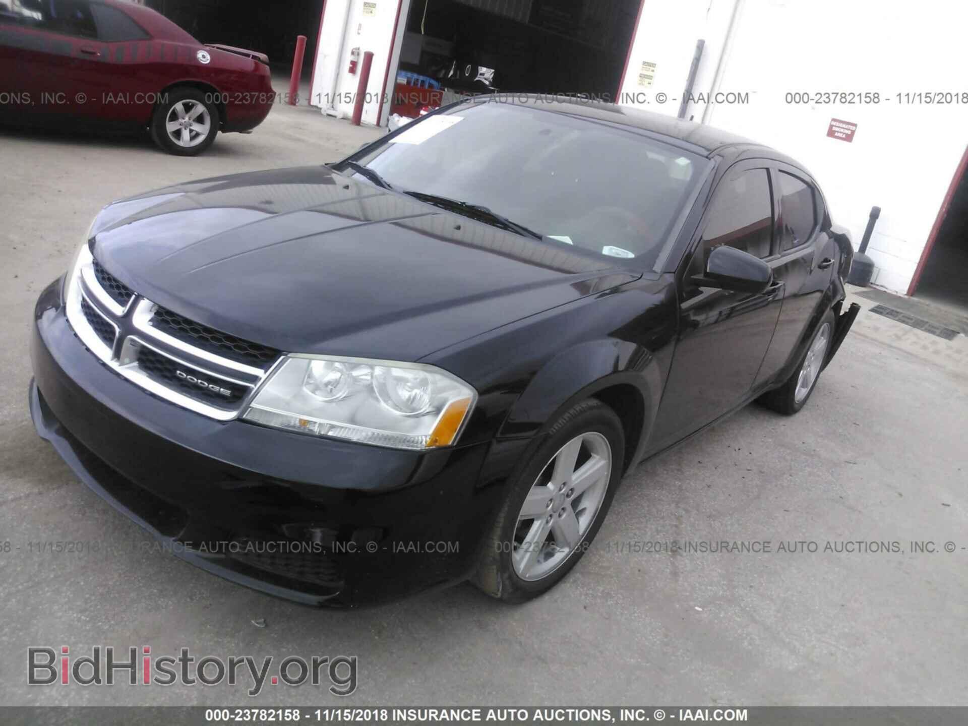 2011 Dodge Avenger - VIN: 1B3BD1FB5BN559126 - Фото 2