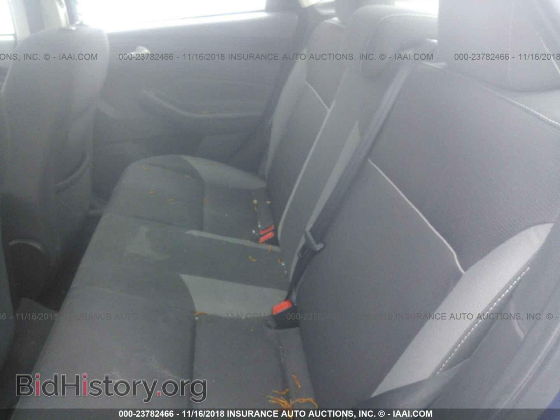 2012 Ford Focus - VIN: 1FAHP3F25CL261142 - Photo 8
