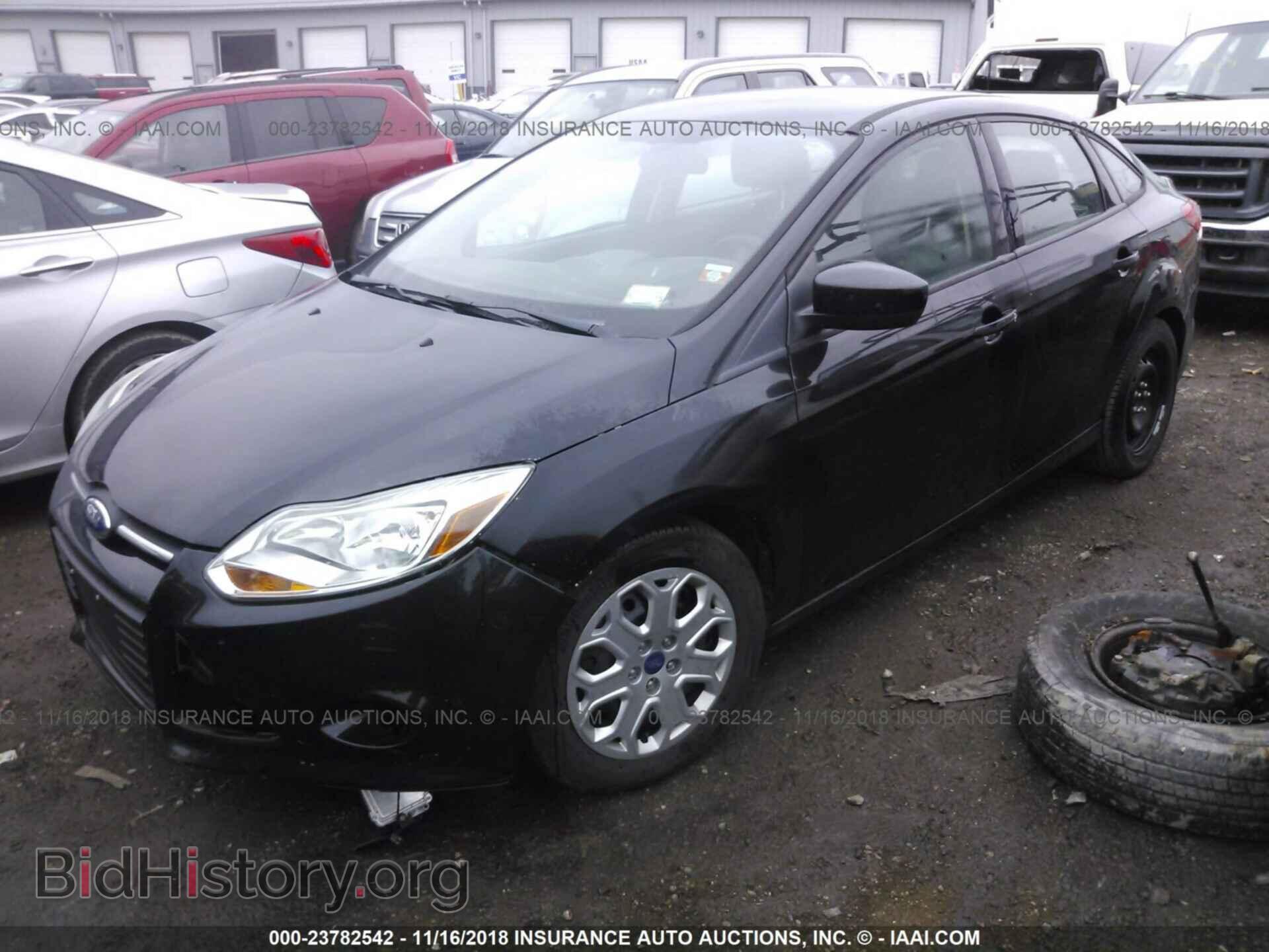2012 Ford Focus - VIN: 1FAHP3F28CL149497 - Photo 2