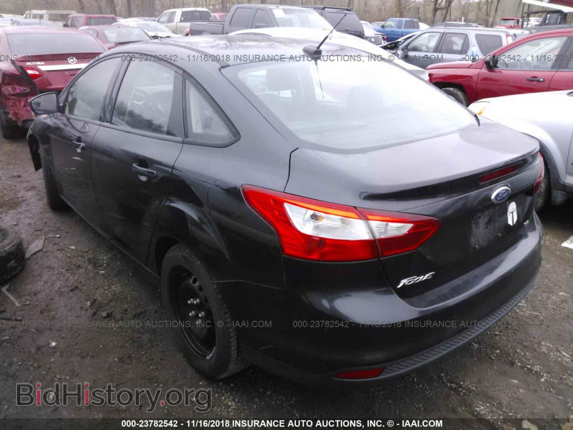 2012 Ford Focus - VIN: 1FAHP3F28CL149497 - Photo 3