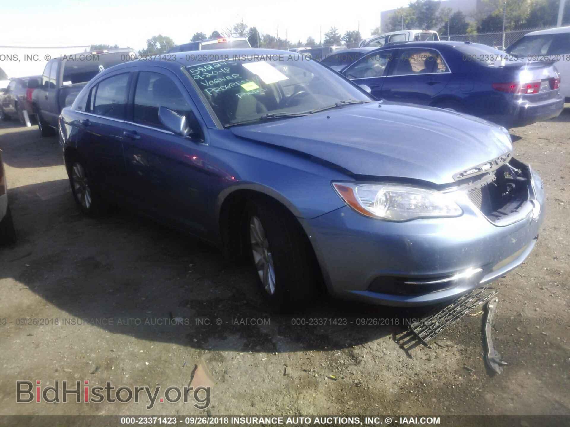 Photo 1C3BC1FBXBN618371 - CHRYSLER 200 2011